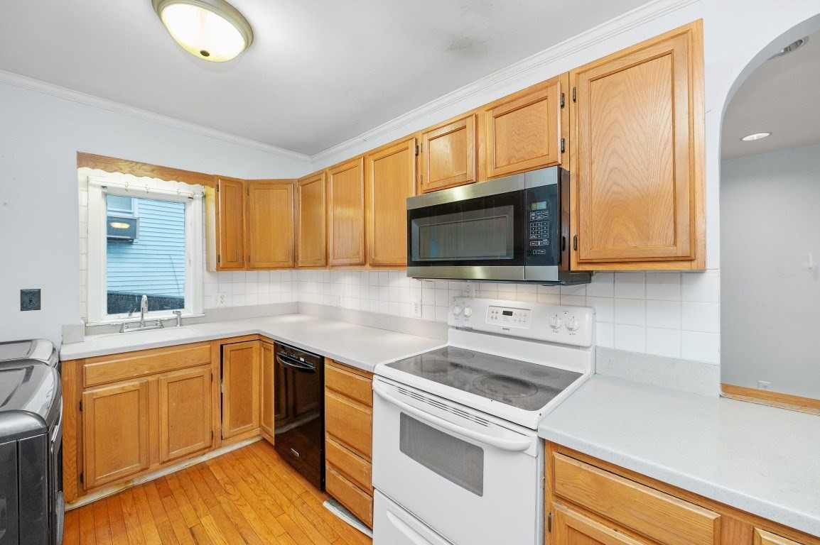 28 Hillcrest St, Waltham, MA 02451 - Image 3