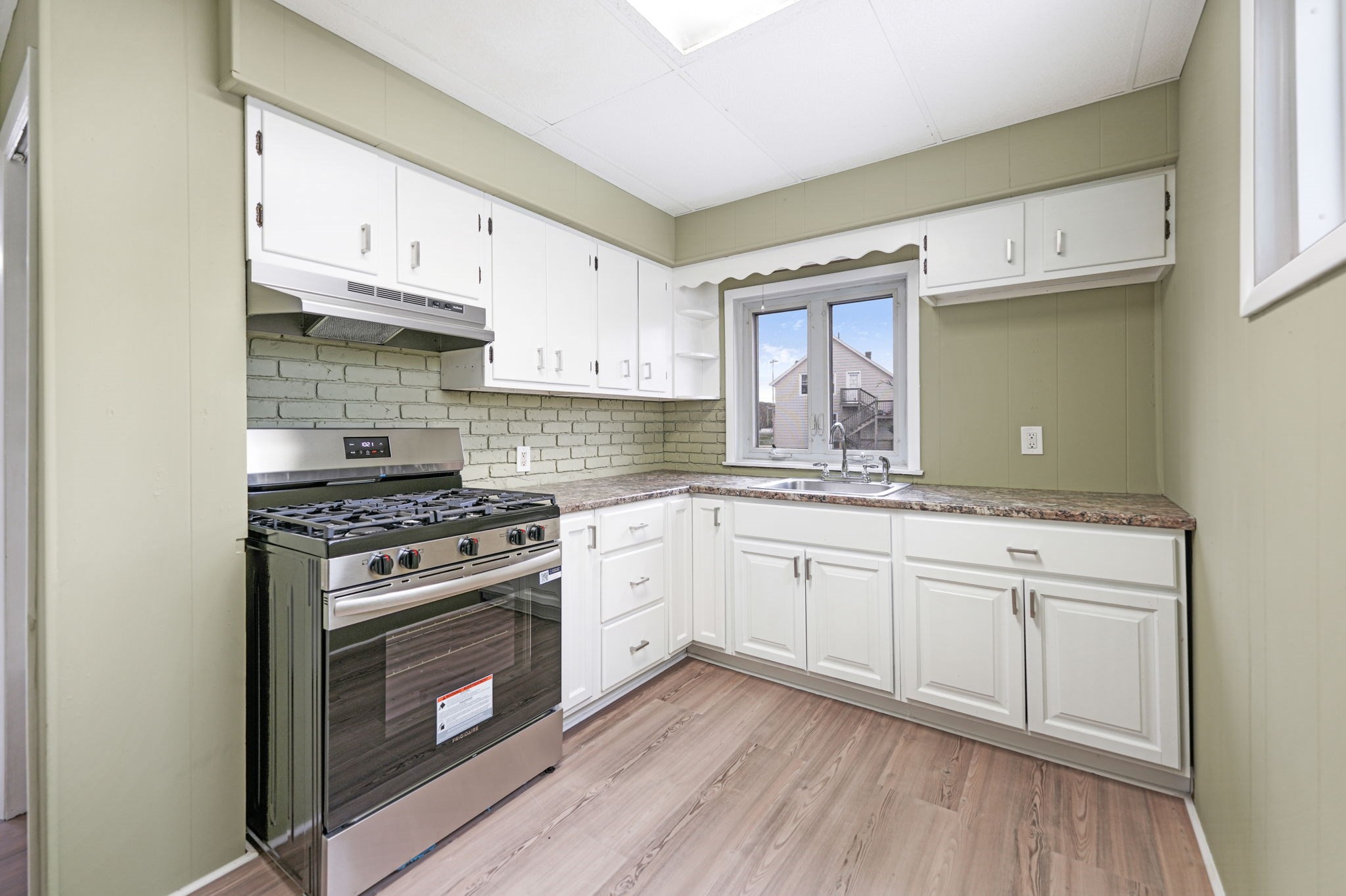 23 Lexington St, Fall River, MA 02723 - Image 16