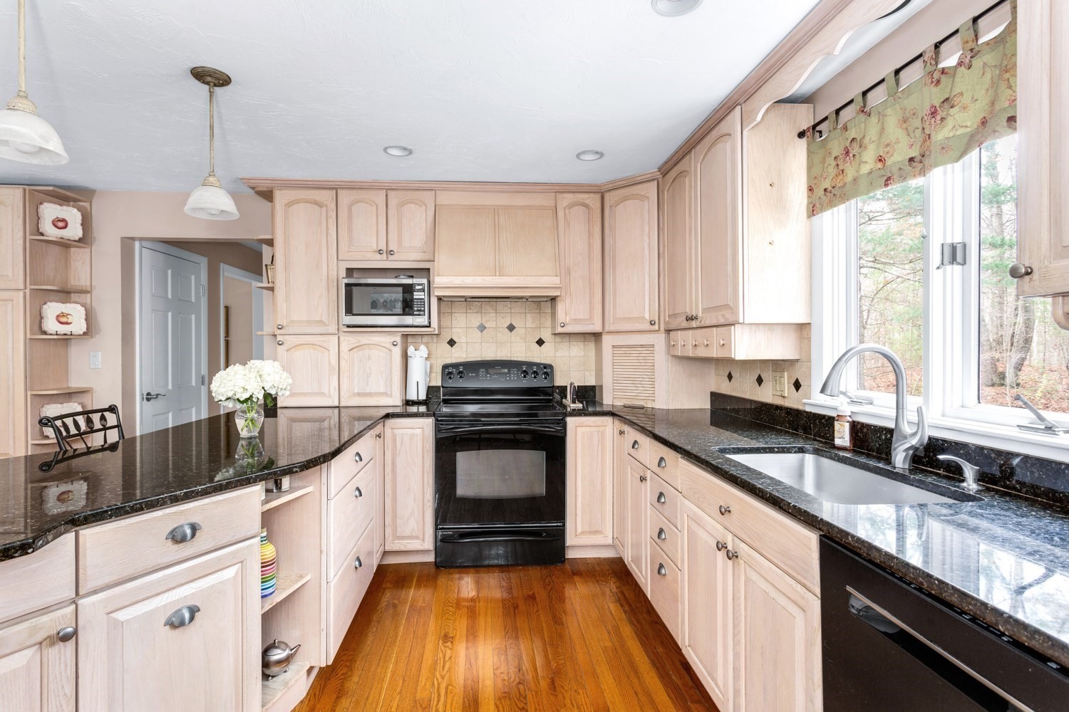 18 Mary Anne Dr, Franklin, MA 02038 - Image 10
