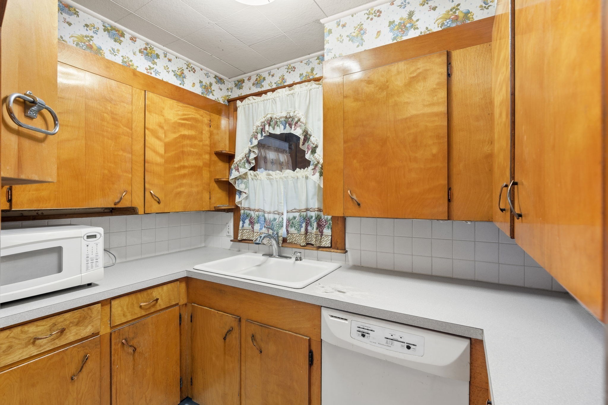 28 Fernald Ave, Haverhill, MA 01830 - Image 9