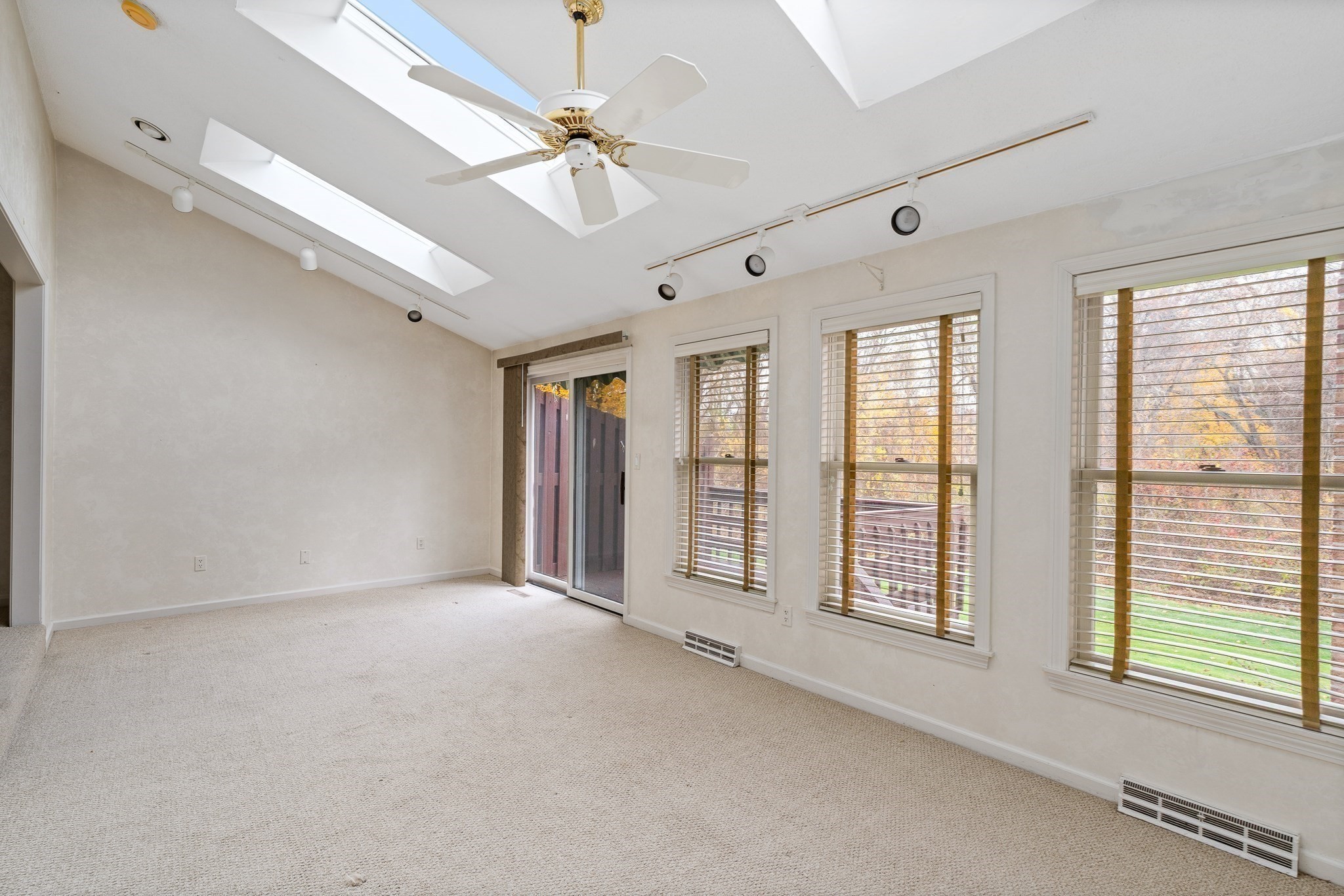 7 Castle Hill Rd Unit G, Agawam, MA 01001 - Image 17