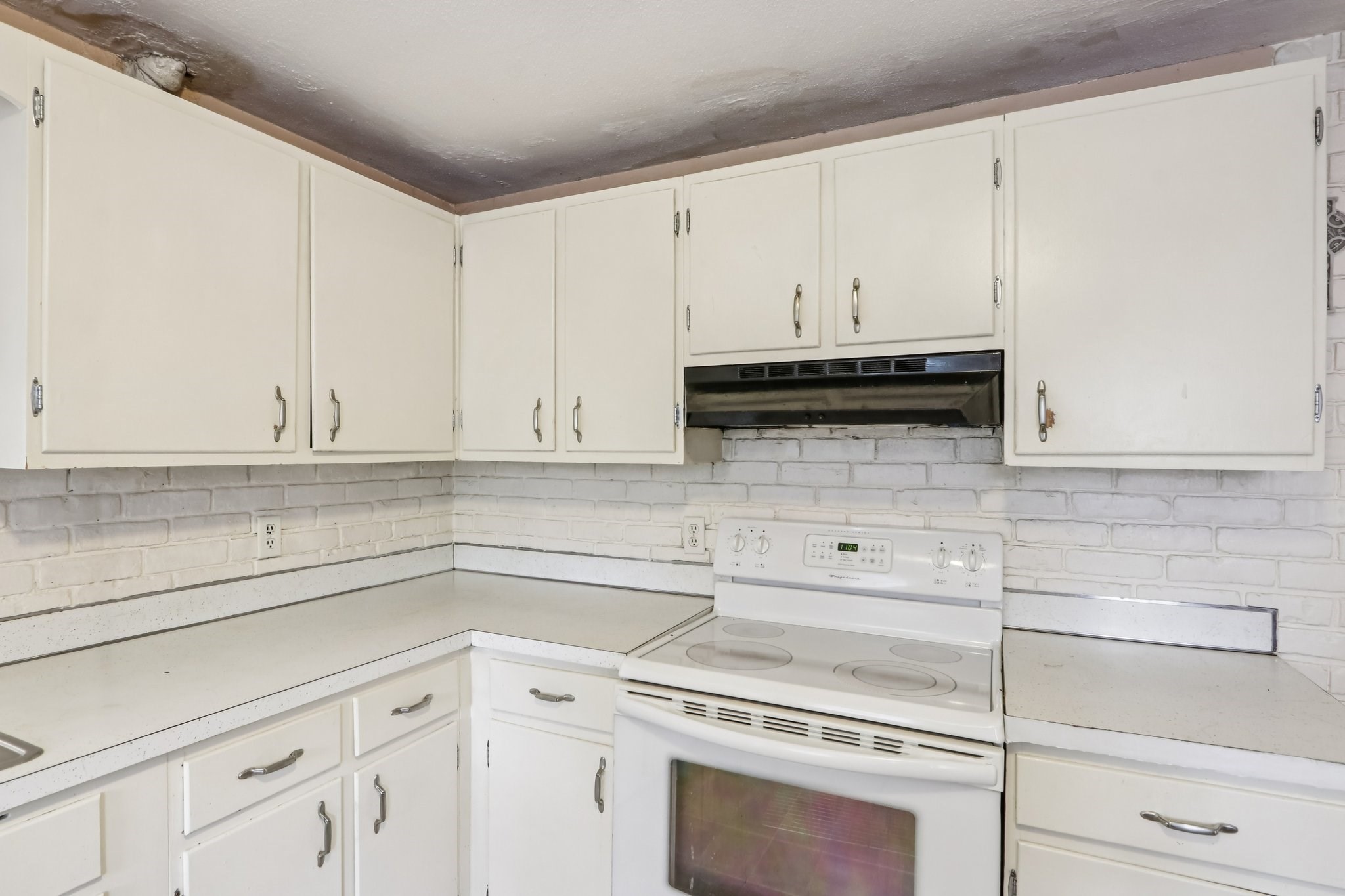 9 Flash Rd, North Reading, MA 01864 - Image 2