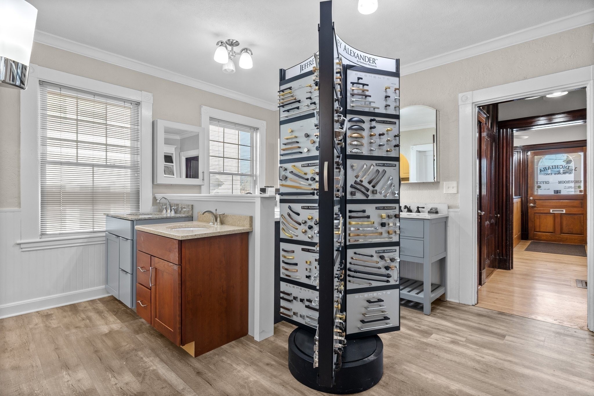 327 Central St, Saugus, MA 01906 - Image 16