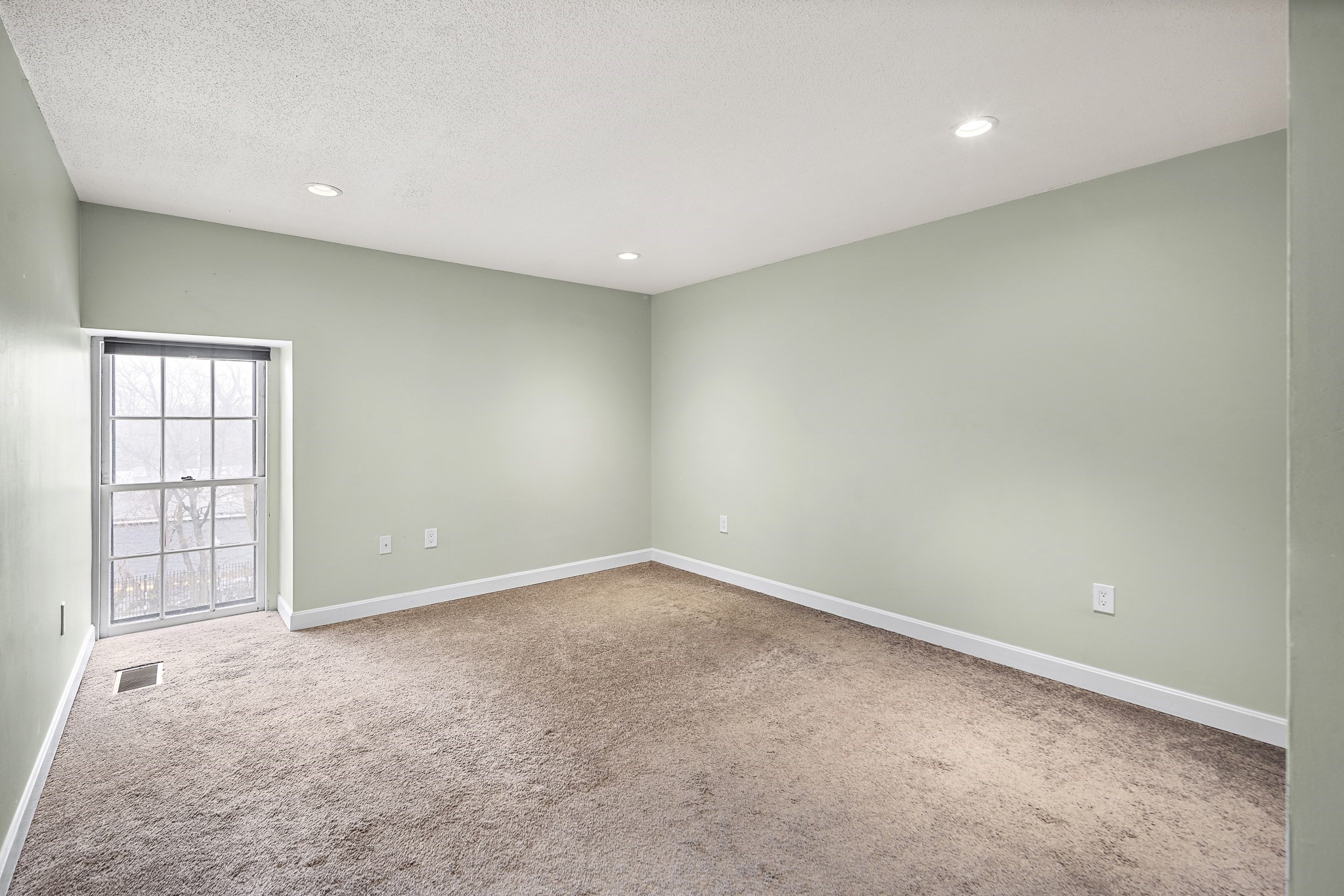201 Thorndike St Unit 2-05, Lowell, MA 01852 - Image 7
