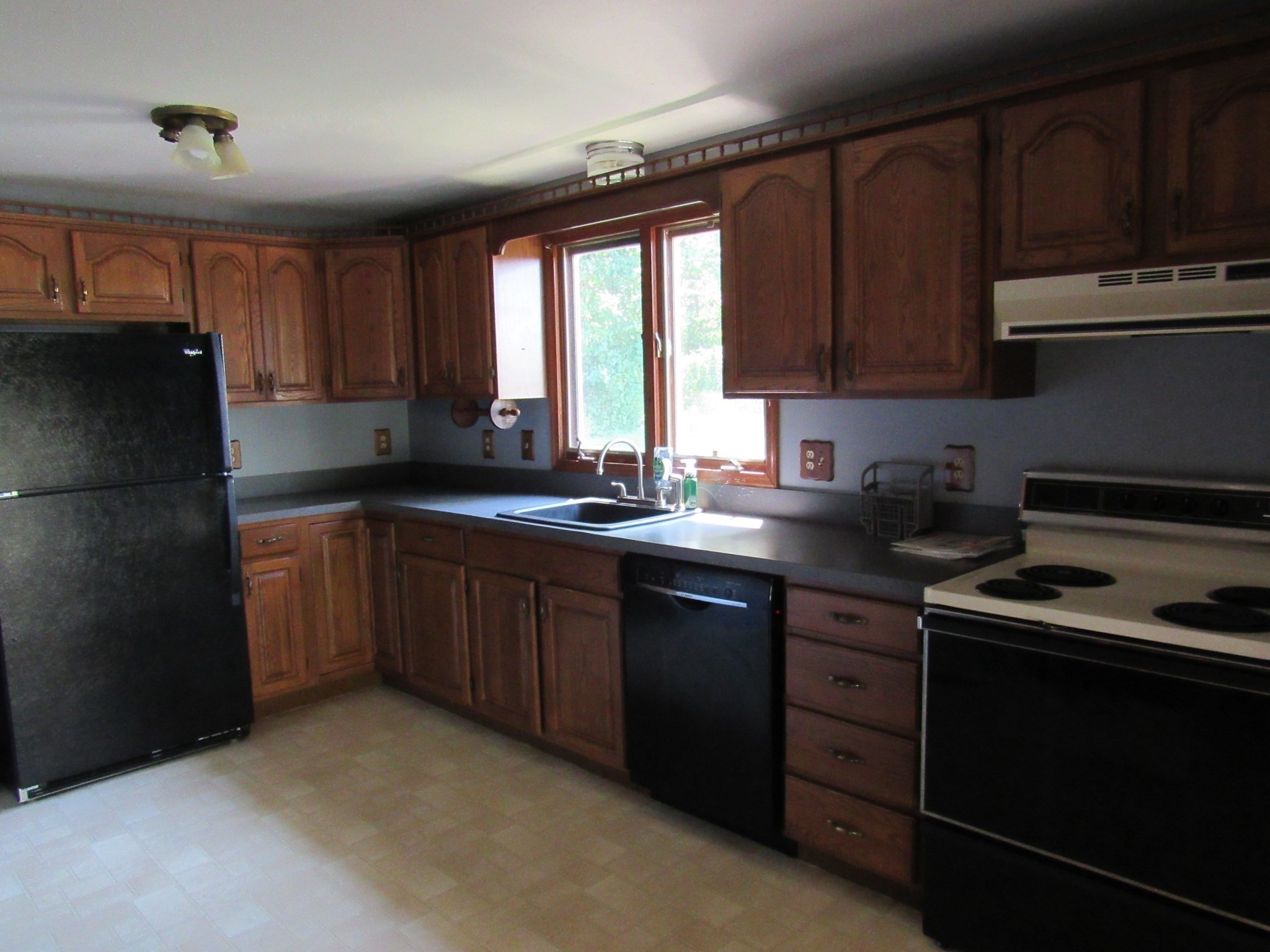 30 Taft Ave, Mendon, MA 01756 - Image 8