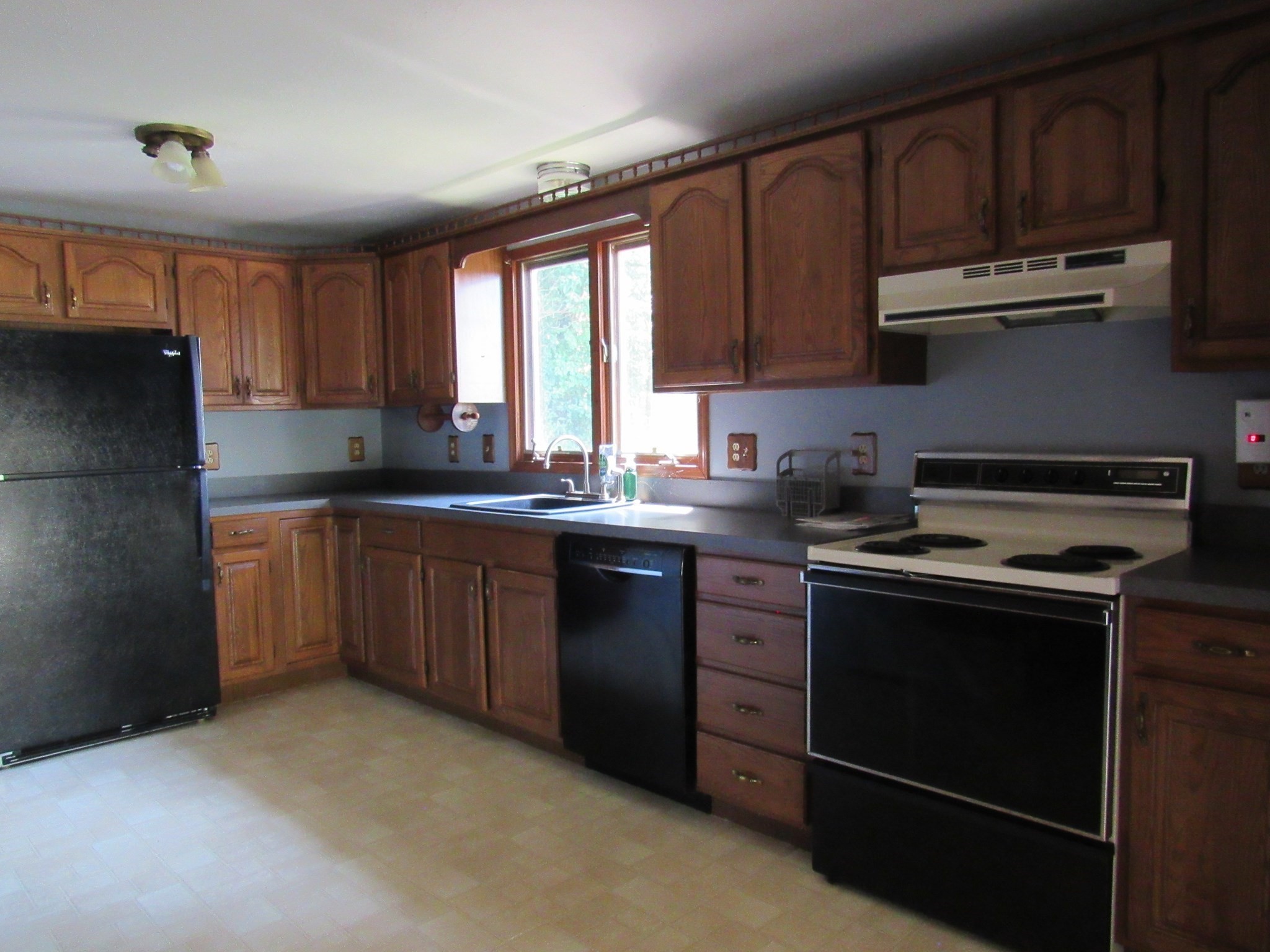 30 Taft Ave, Mendon, MA 01756 - Image 9