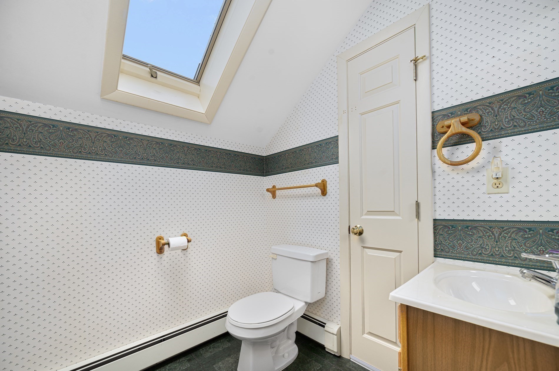 1076 Hill Street, Northbridge, MA 01534 - Image 21