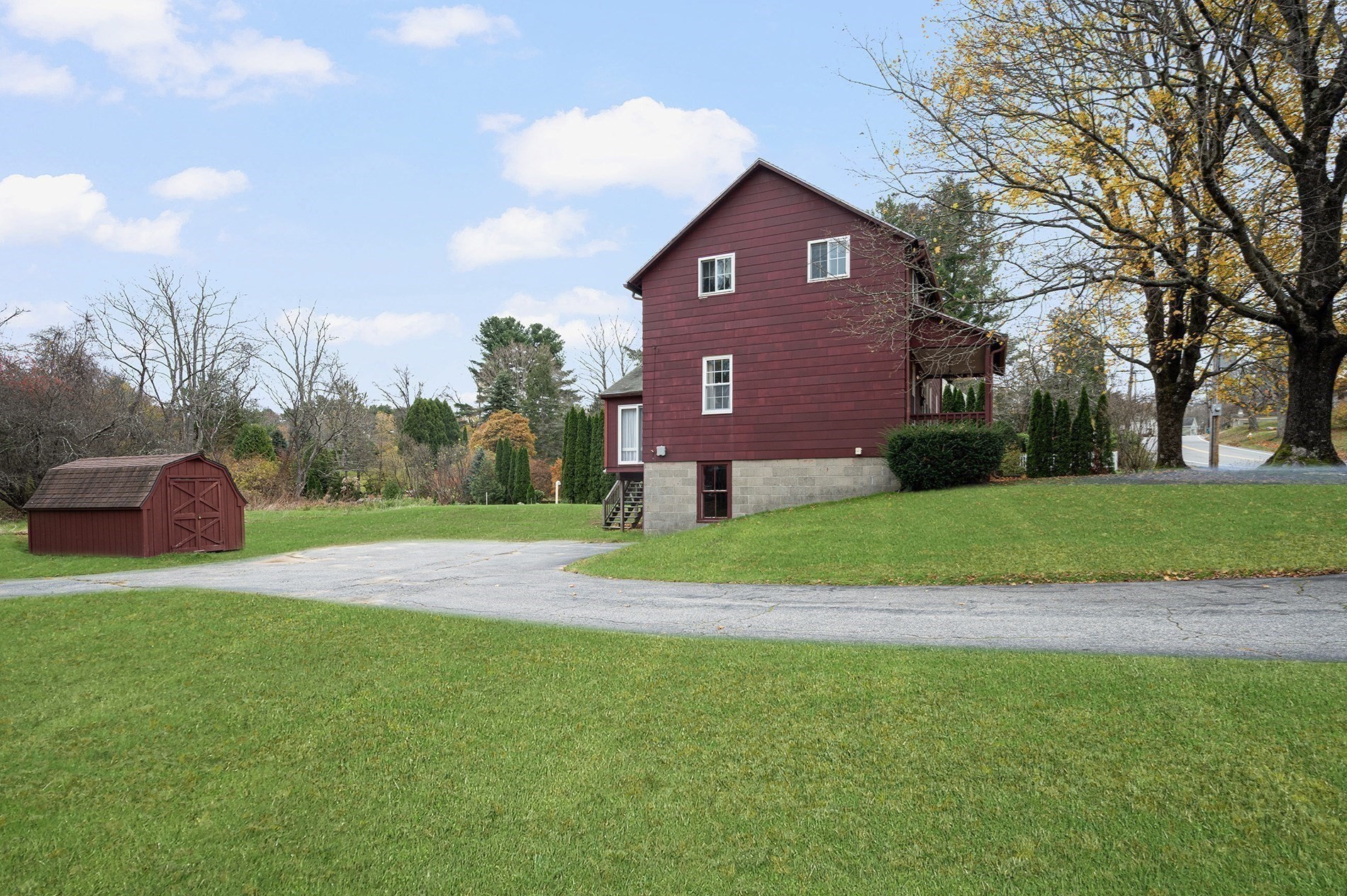 1076 Hill Street, Northbridge, MA 01534 - Image 32