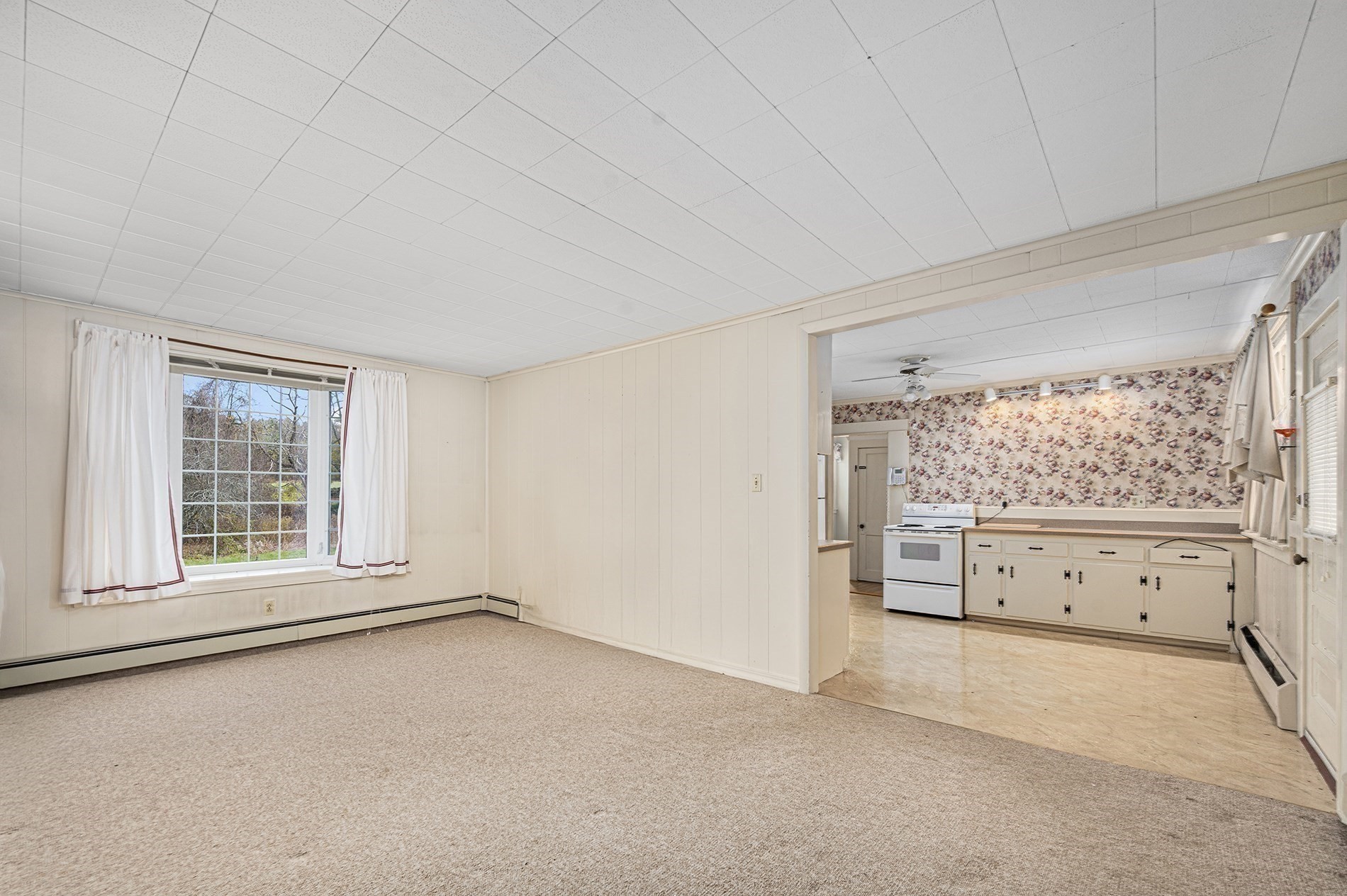 1076 Hill Street, Northbridge, MA 01534 - Image 8