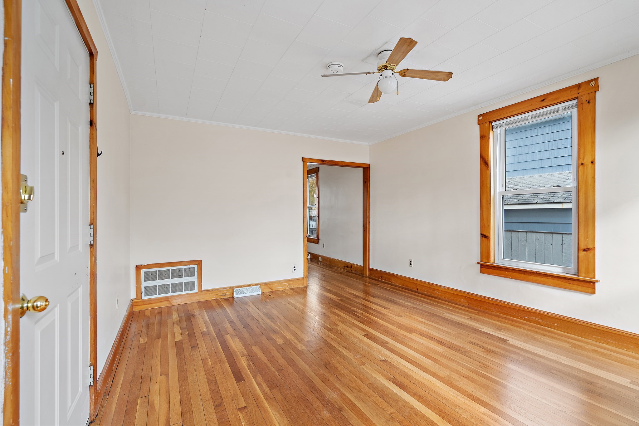 2 Sutherland St, Lowell, MA 01850 - Image 3