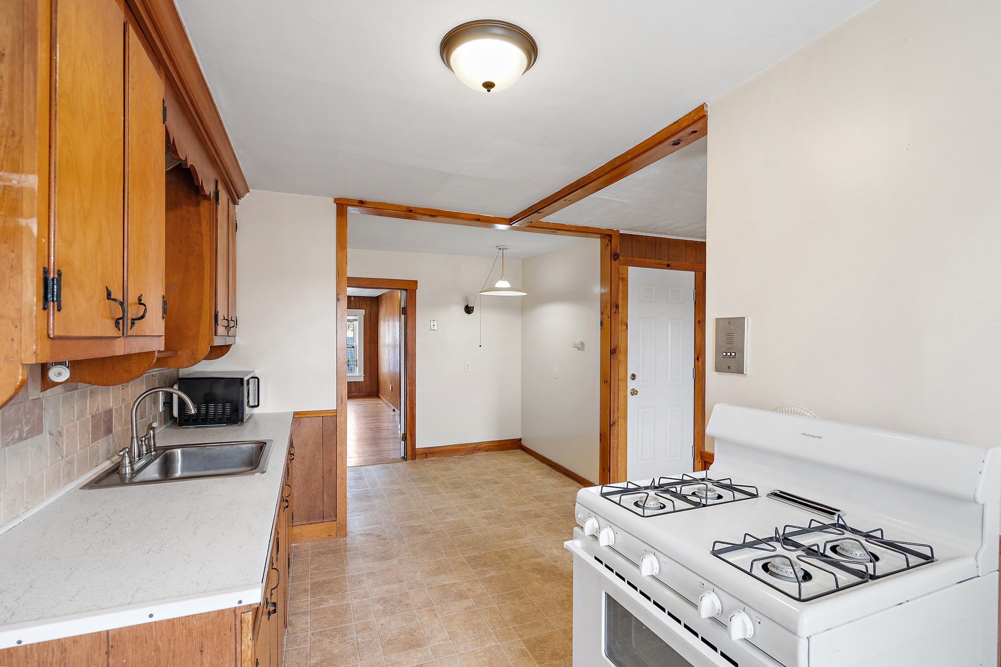 2 Sutherland St, Lowell, MA 01850 - Image 25