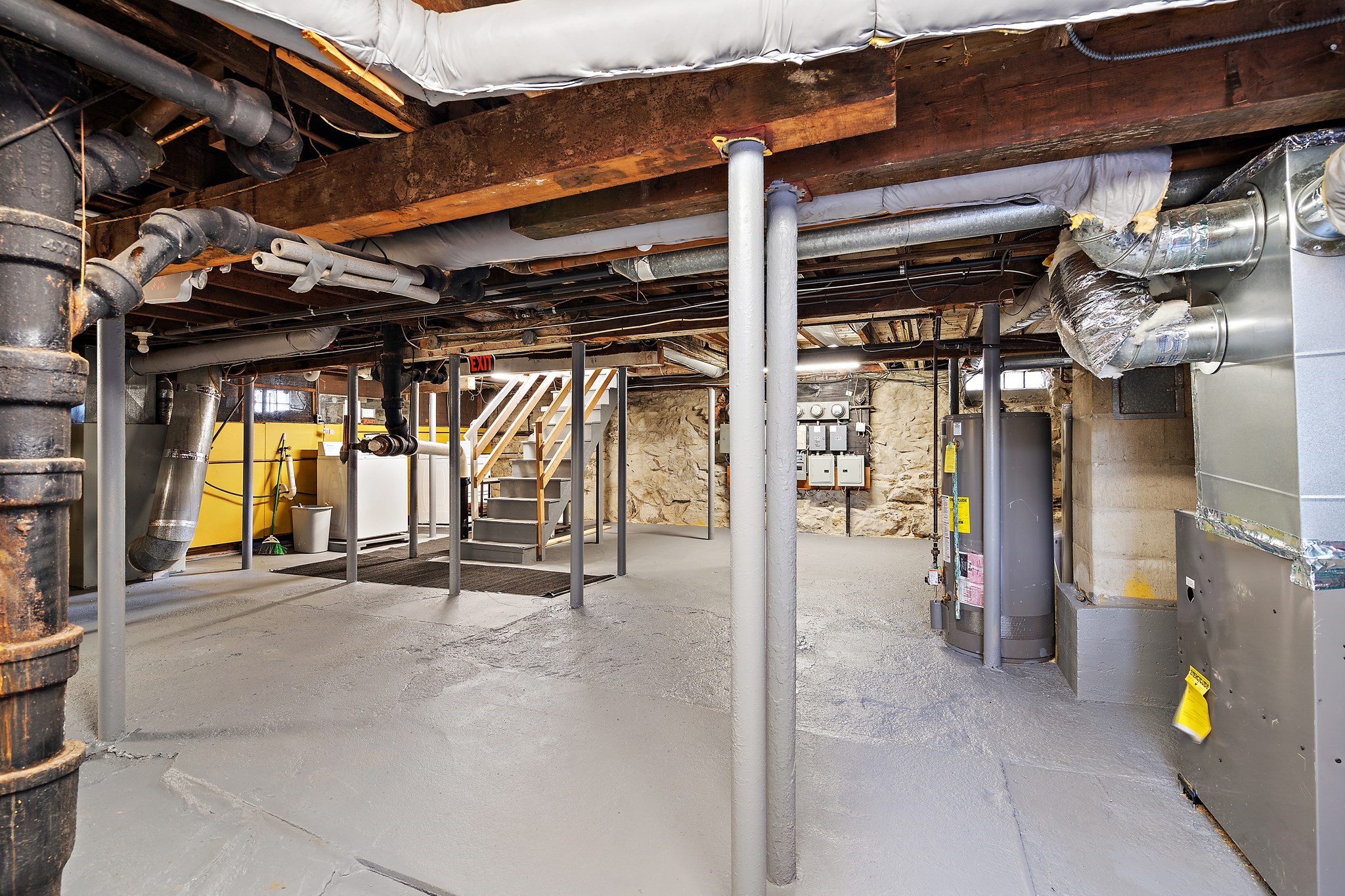 2 Sutherland St, Lowell, MA 01850 - Image 29