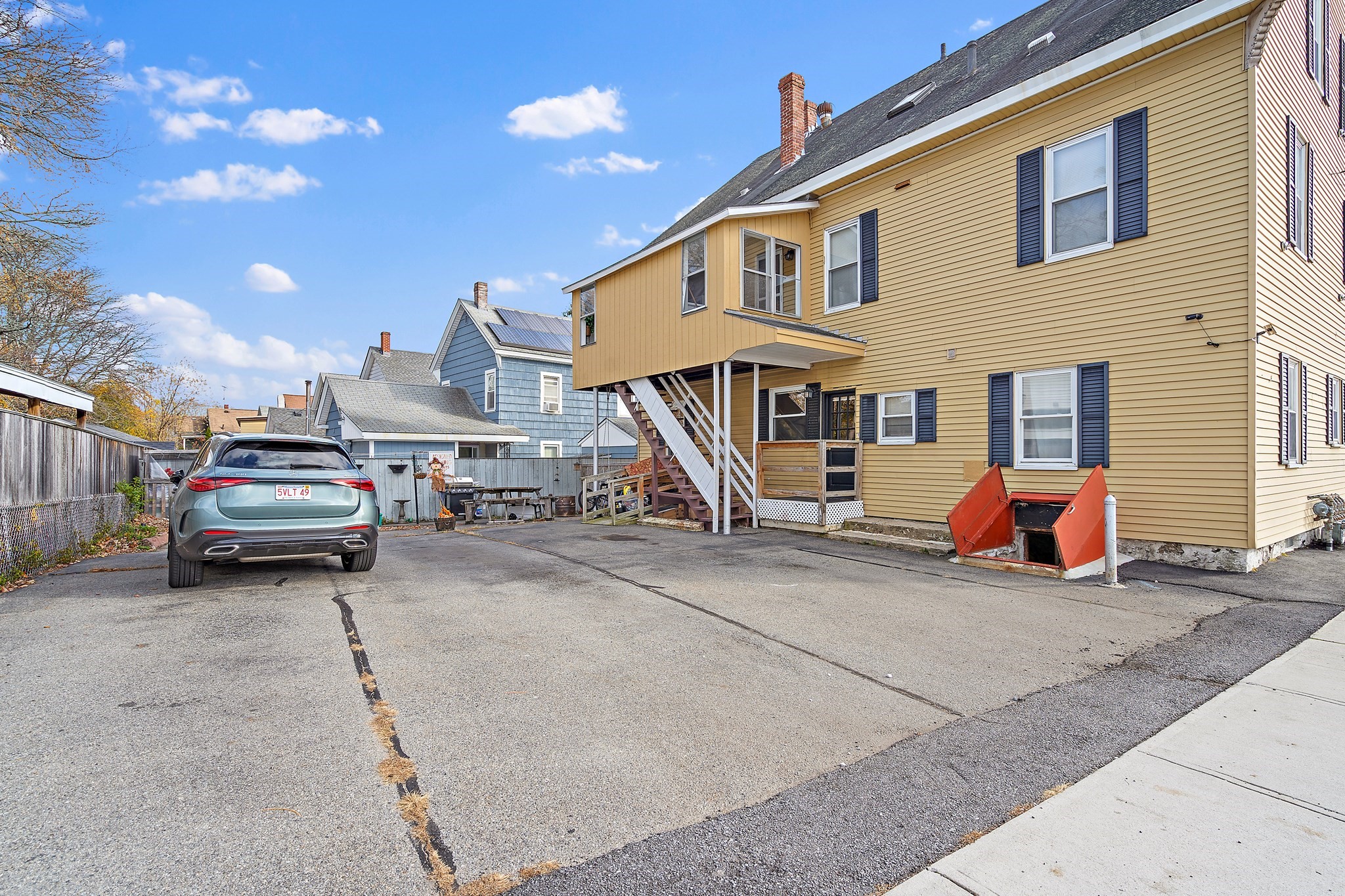 2 Sutherland St, Lowell, MA 01850 - Image 31