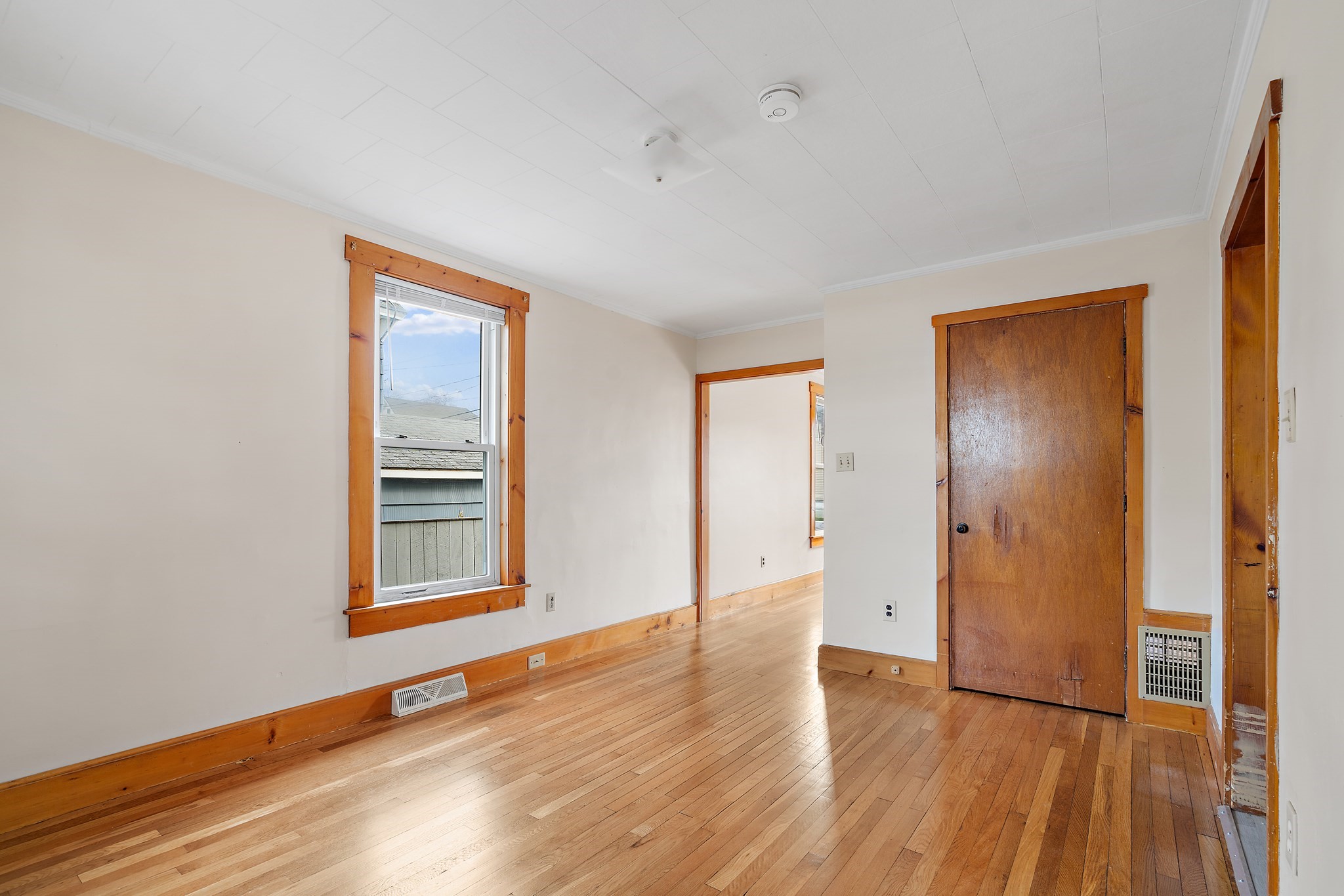 2 Sutherland St, Lowell, MA 01850 - Image 7