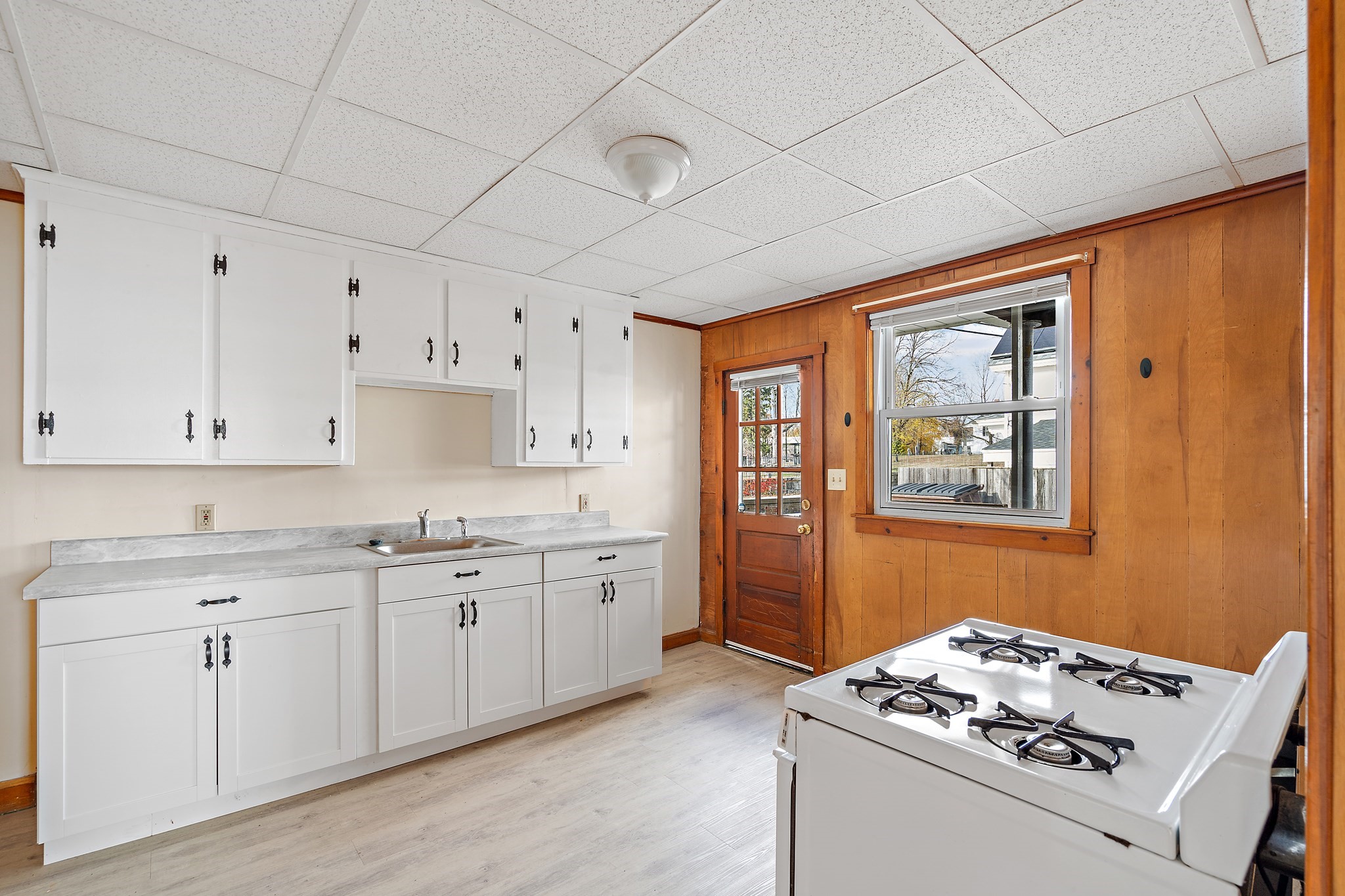 2 Sutherland St, Lowell, MA 01850 - Image 9