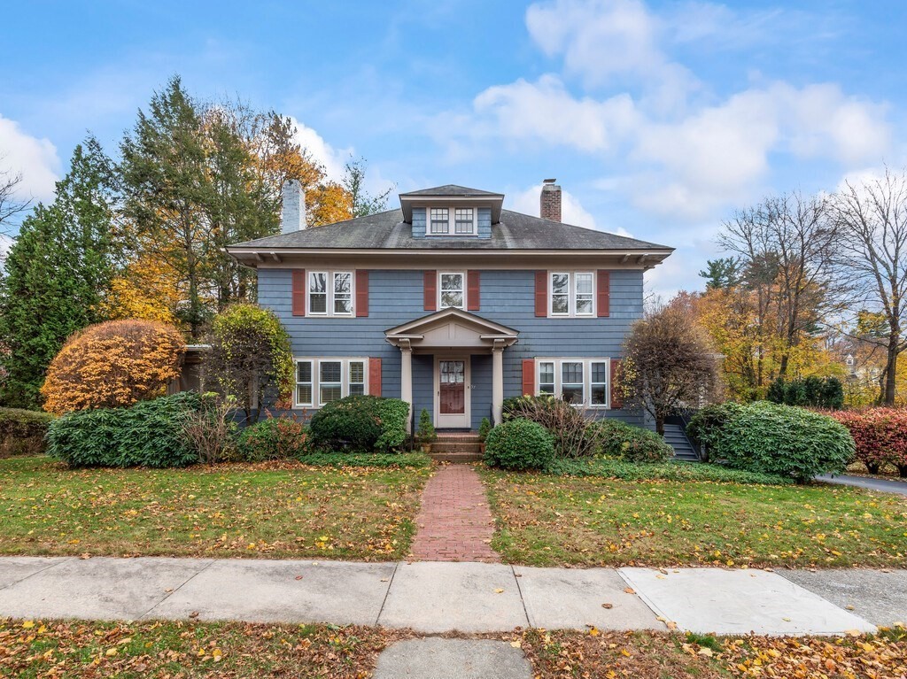 57 Berwick St, Worcester, MA 01602