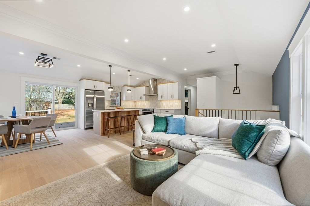 99 Grove St, Reading, MA 01867 - Image 12