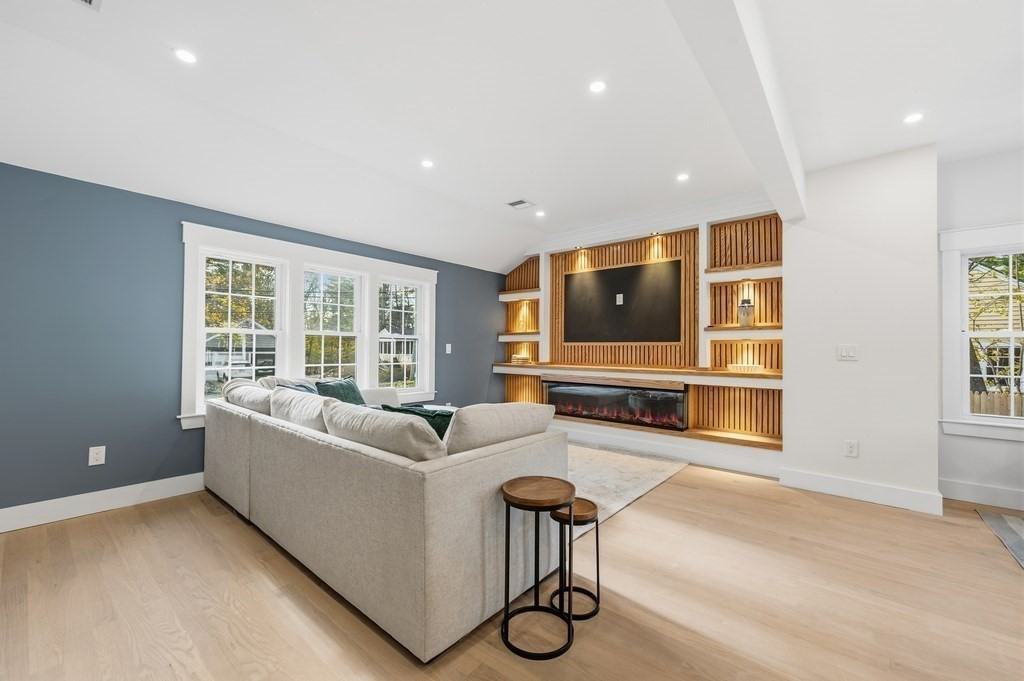 99 Grove St, Reading, MA 01867 - Image 3