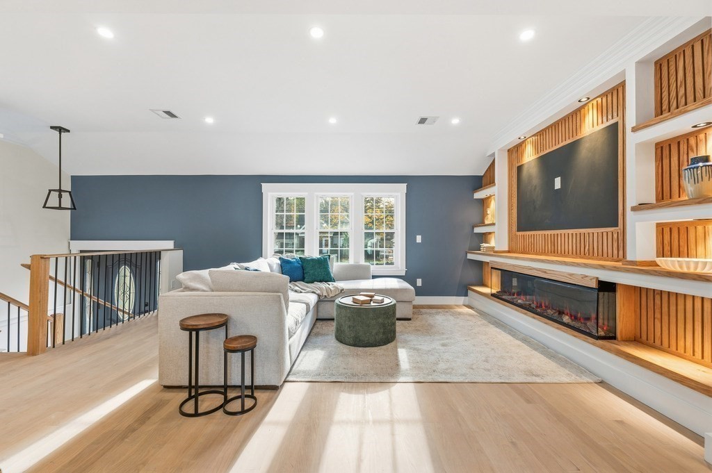 99 Grove St, Reading, MA 01867 - Image 4