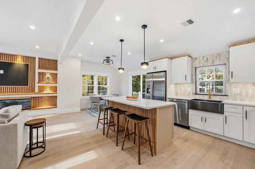 99 Grove St, Reading, MA 01867 - Image 8