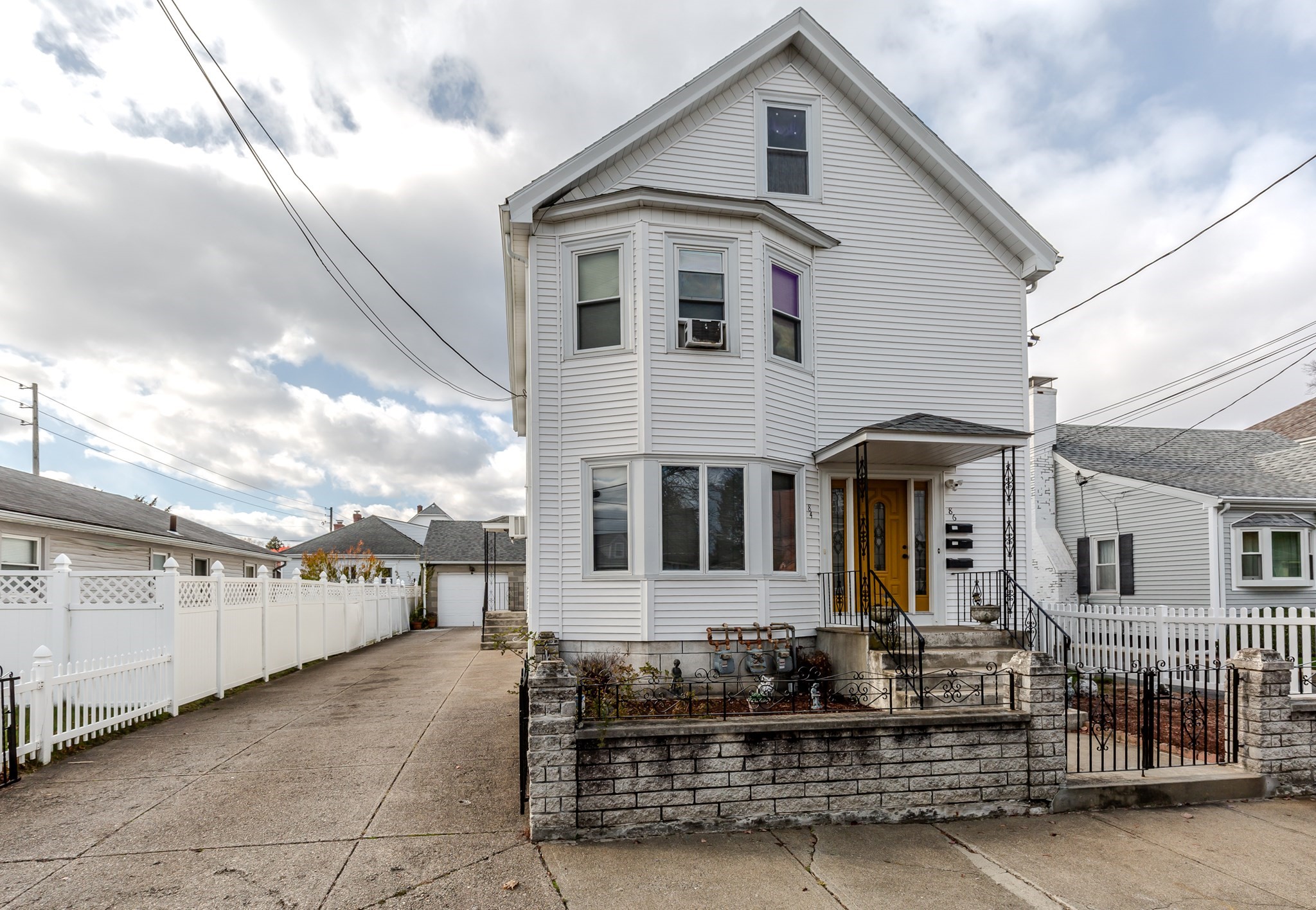 84 Bellevue Ave, Pawtucket, RI 02861 - Image 2