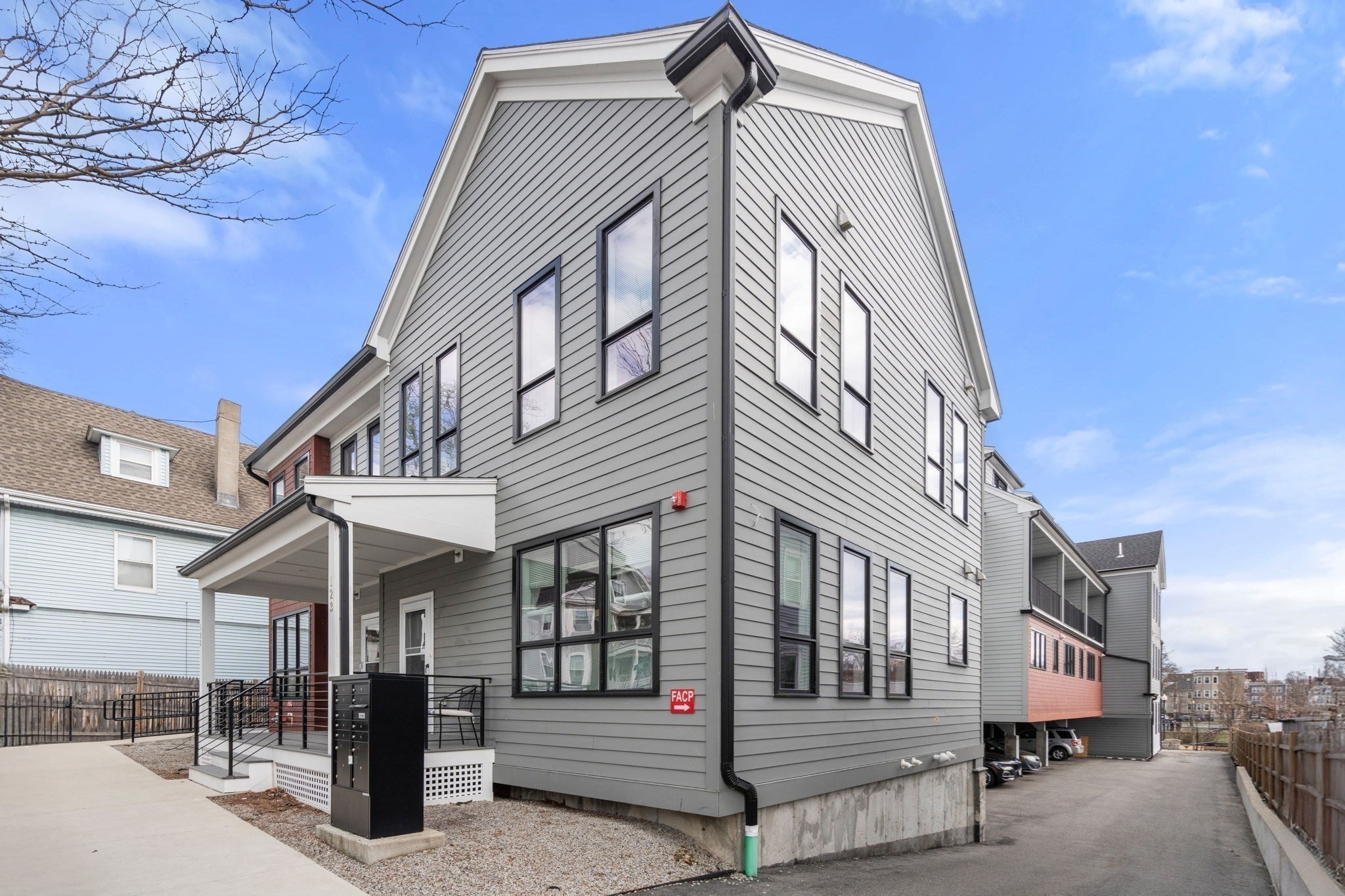 123 Centre St Unit TH4, Dorchester, Boston, MA 02124 - Image 26