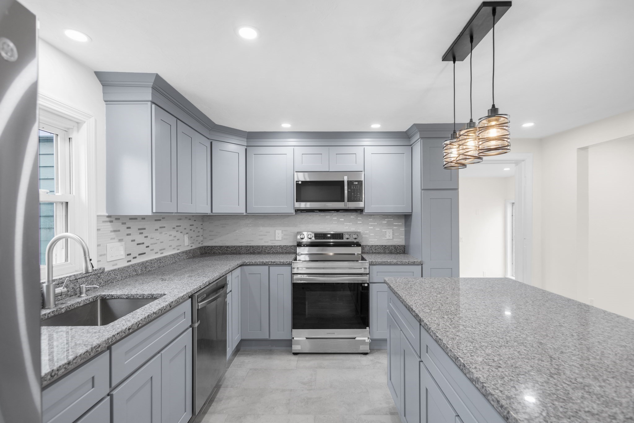 25 Lakeview St, Blackstone, MA 01504 - Image 2