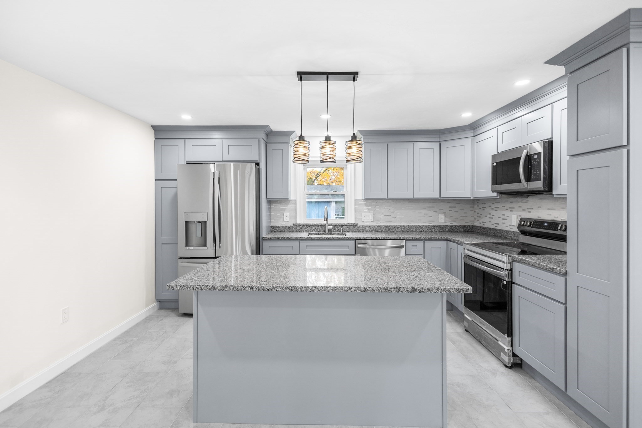 25 Lakeview St, Blackstone, MA 01504 - Image 4