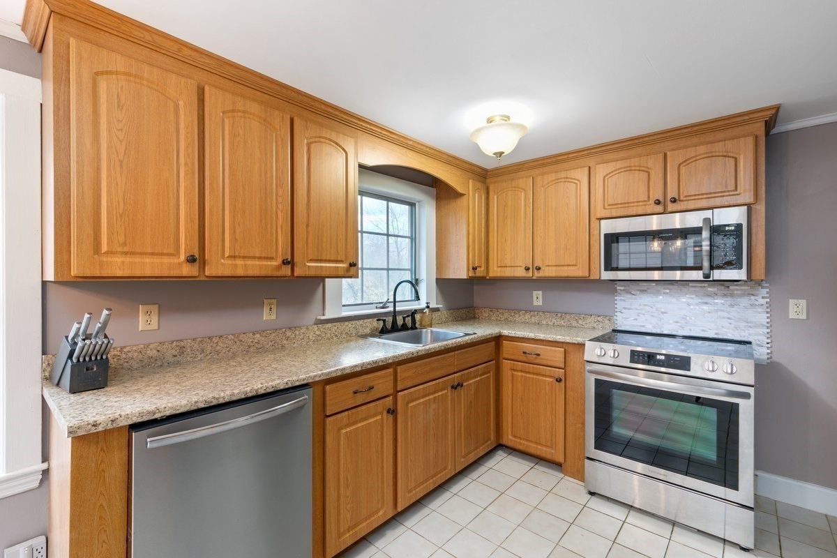 220 Pelham St, Methuen, MA 01844 - Image 3