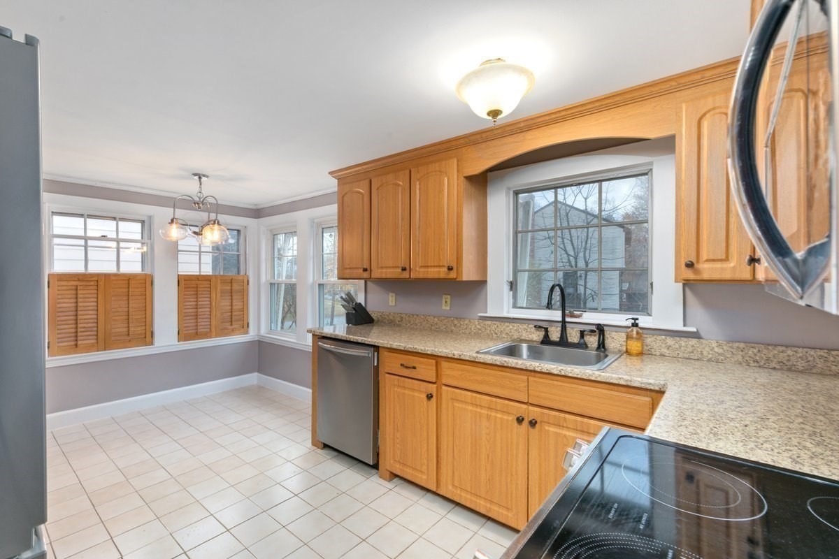 220 Pelham St, Methuen, MA 01844 - Image 10