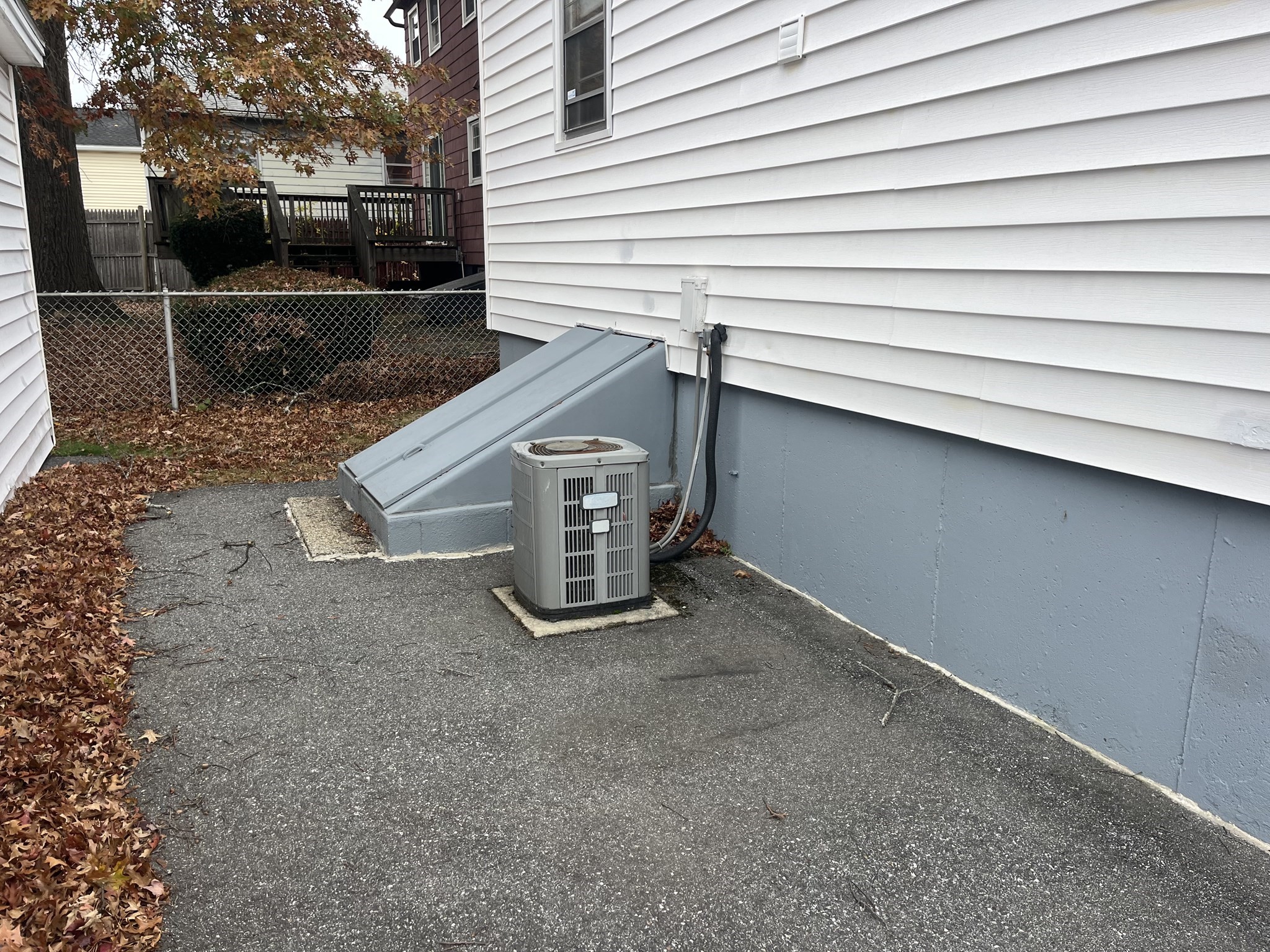 27 Joyce Avenue, Lowell, MA 01851 - Image 8