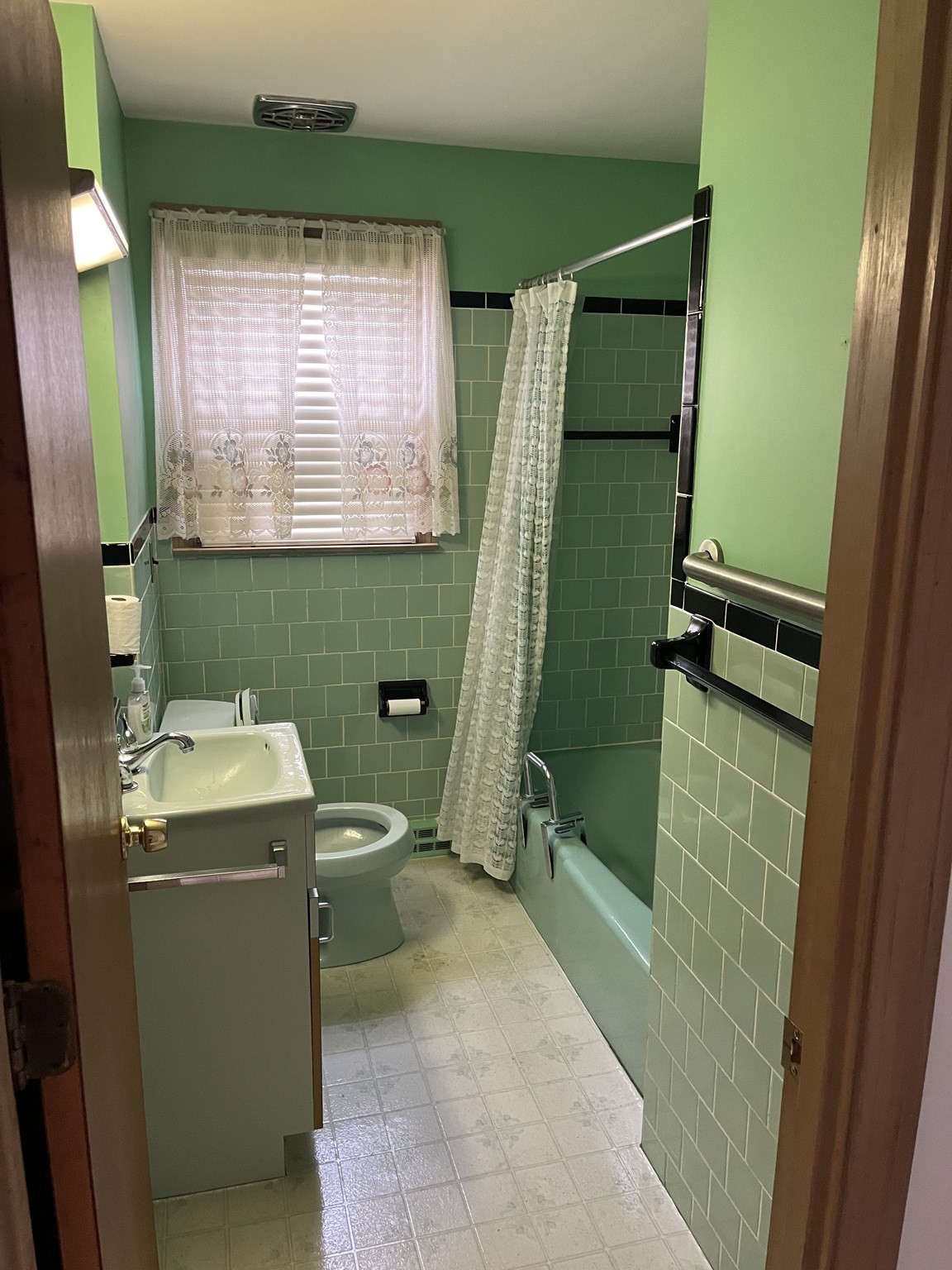 27 Joyce Avenue, Lowell, MA 01851 - Image 9