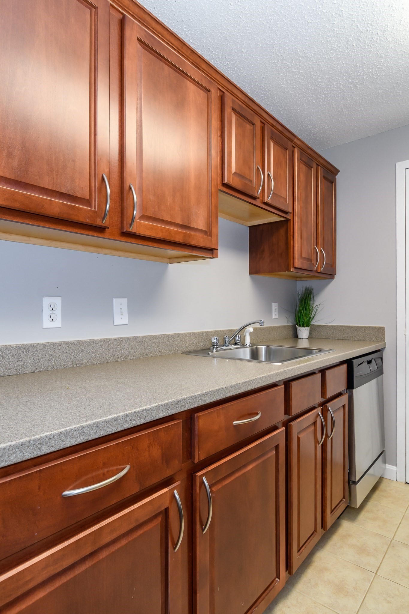 46 Silver Hill Ln Unit 1, Natick, MA 01760 - Image 8