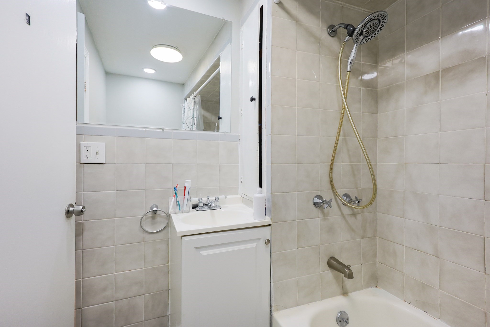 104 Oak St, Fall River, MA 02720 - Image 26