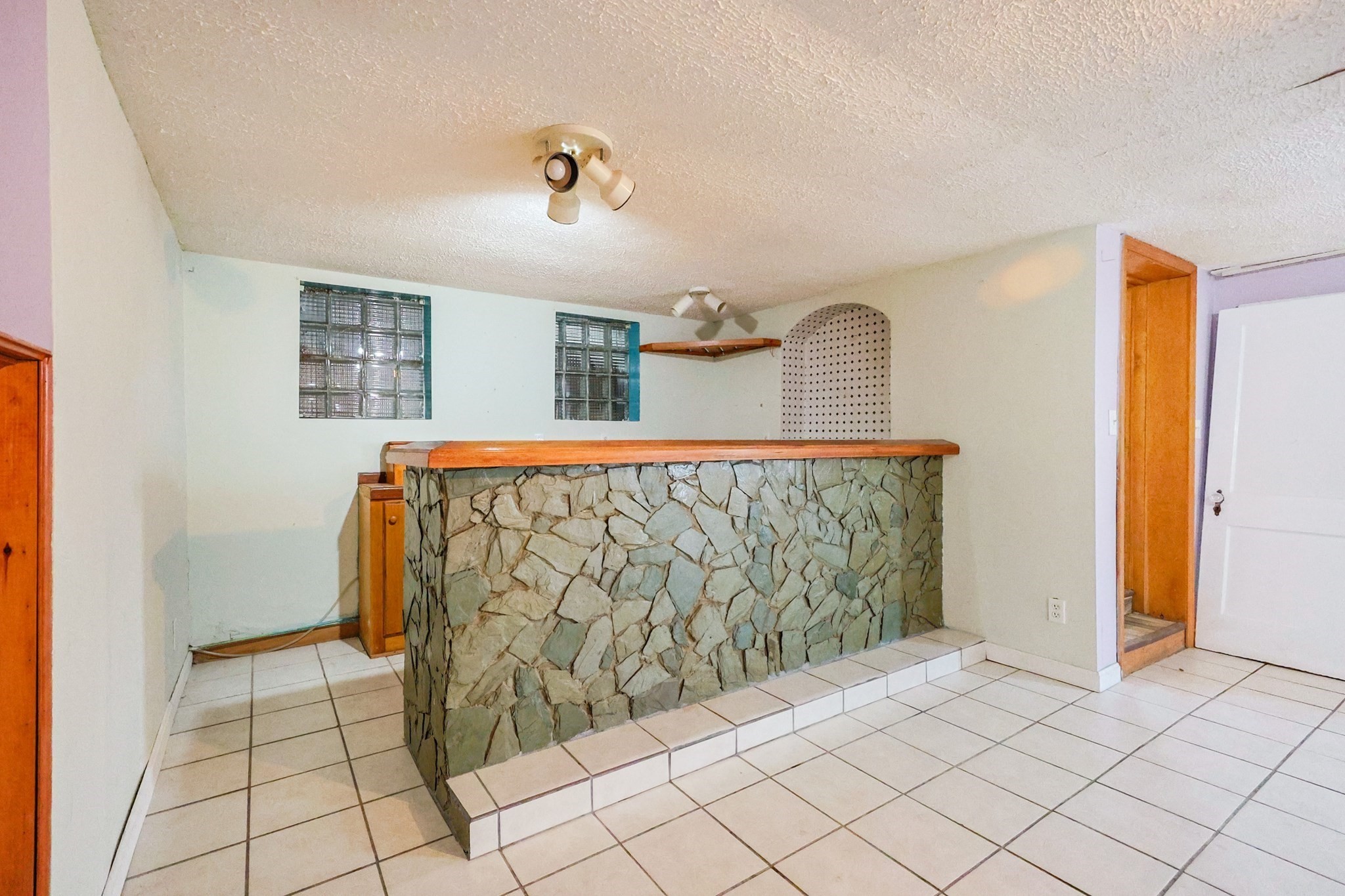 104 Oak St, Fall River, MA 02720 - Image 32