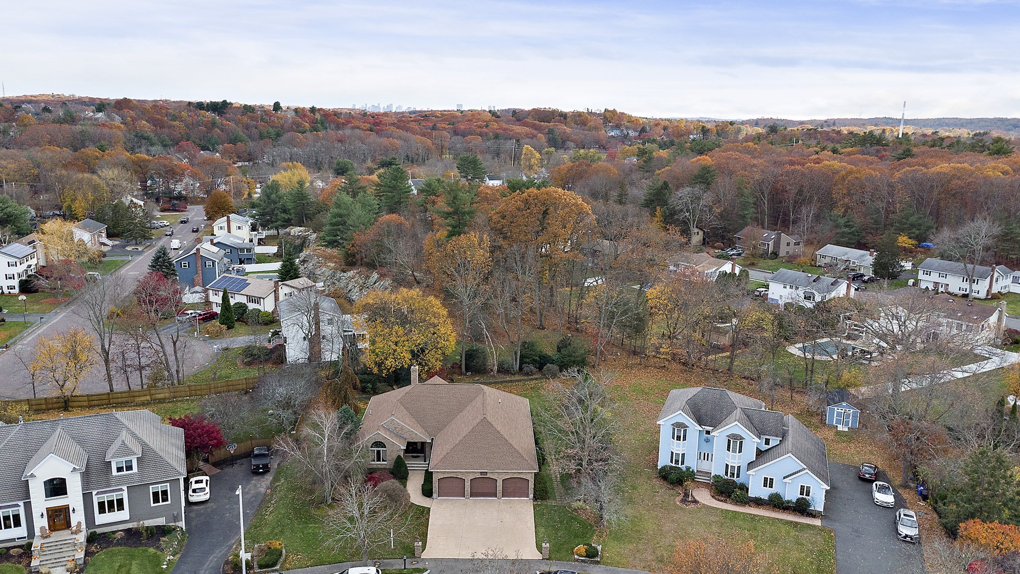 10 Heritage Ln, Saugus, MA 01906 - Image 2