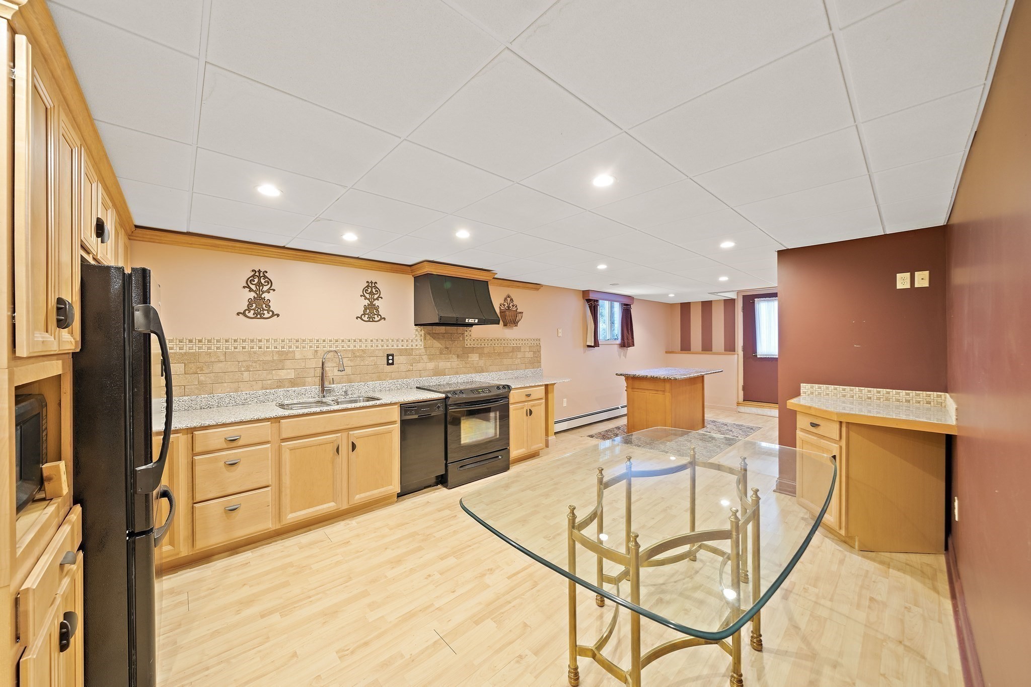 10 Heritage Ln, Saugus, MA 01906 - Image 24