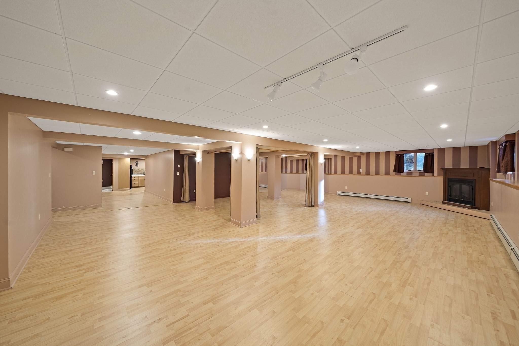 10 Heritage Ln, Saugus, MA 01906 - Image 26