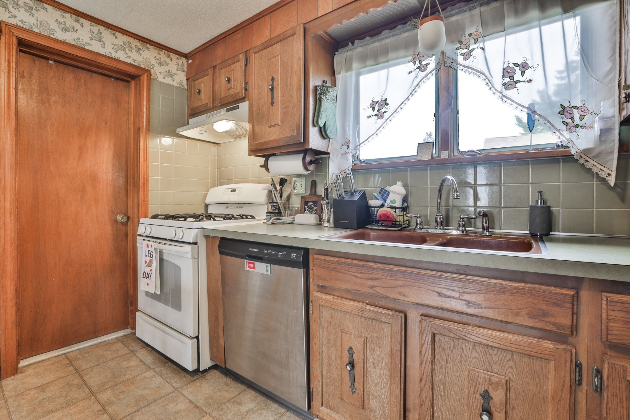 61 Thornton Avenue, Methuen, MA 01844 - Image 12