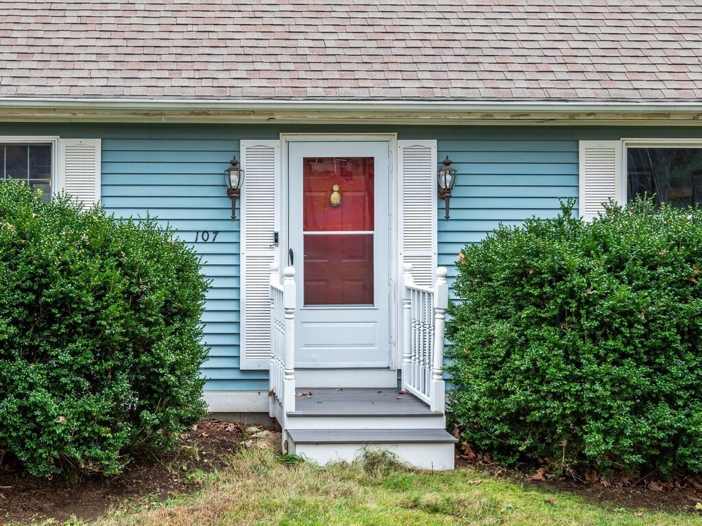 107 Wallace Rd, Sturbridge, MA 01507 - Image 2