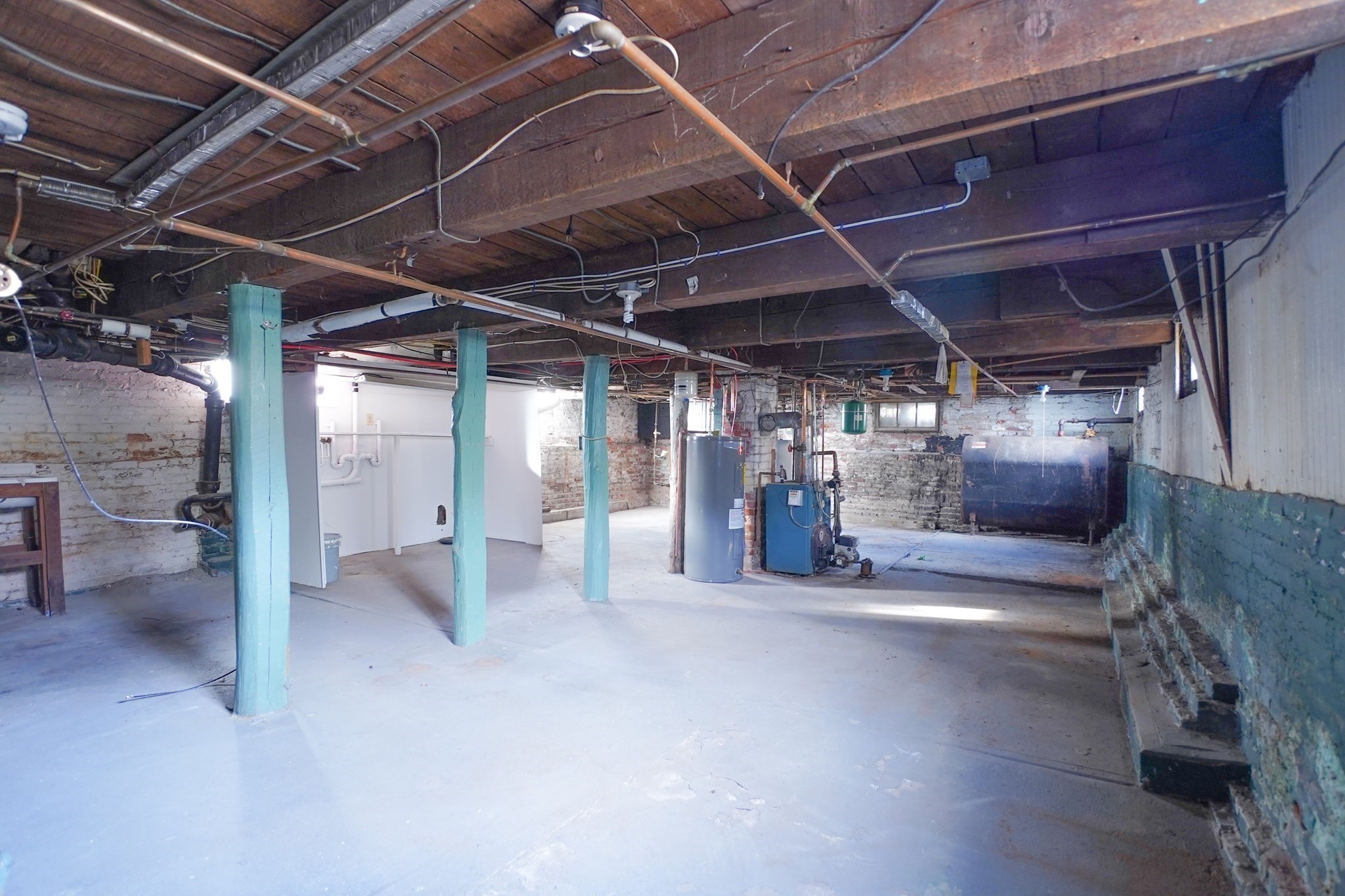 12 Temple St, Holyoke, MA 01040 - Image 30