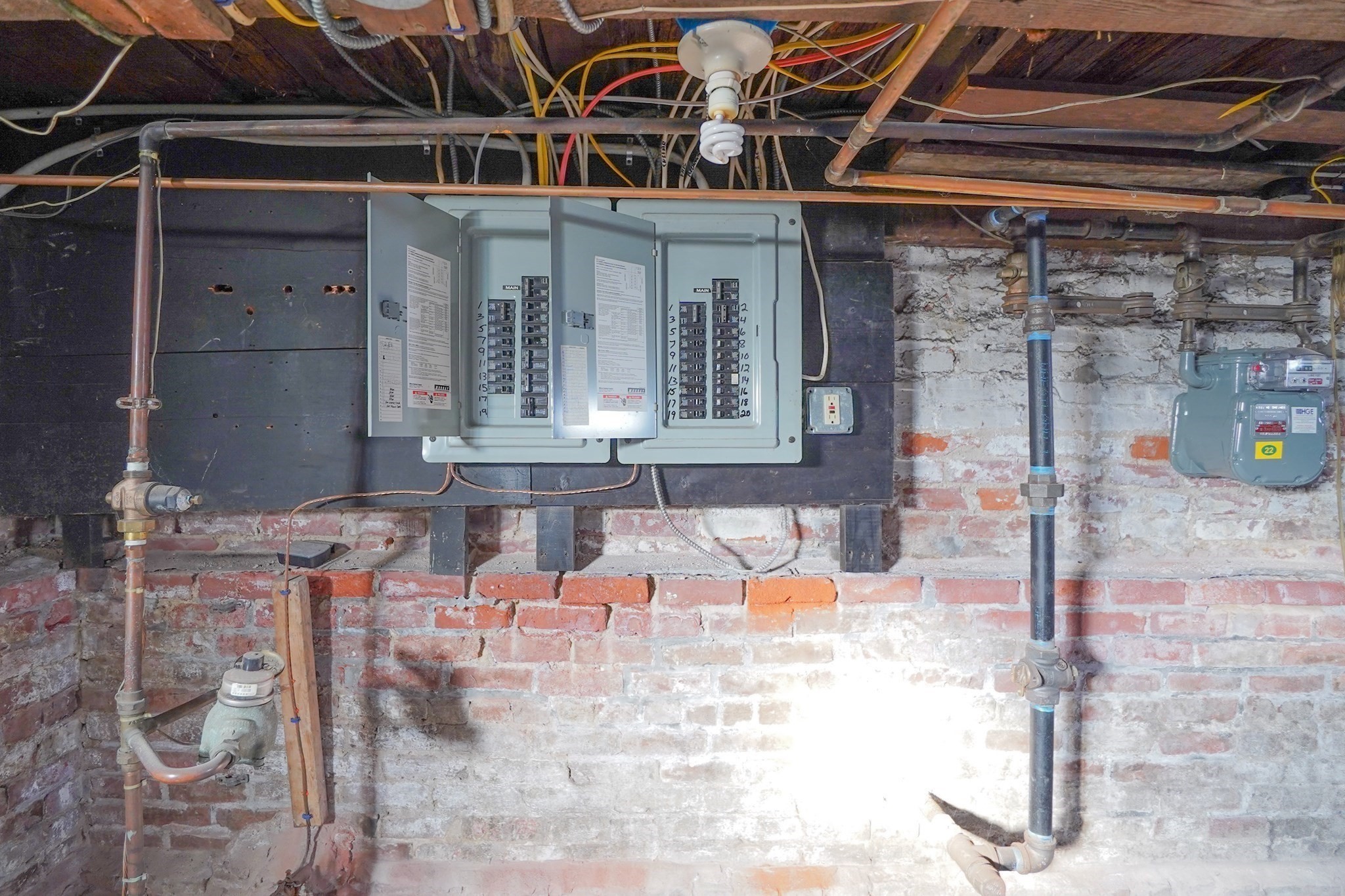 12 Temple St, Holyoke, MA 01040 - Image 31