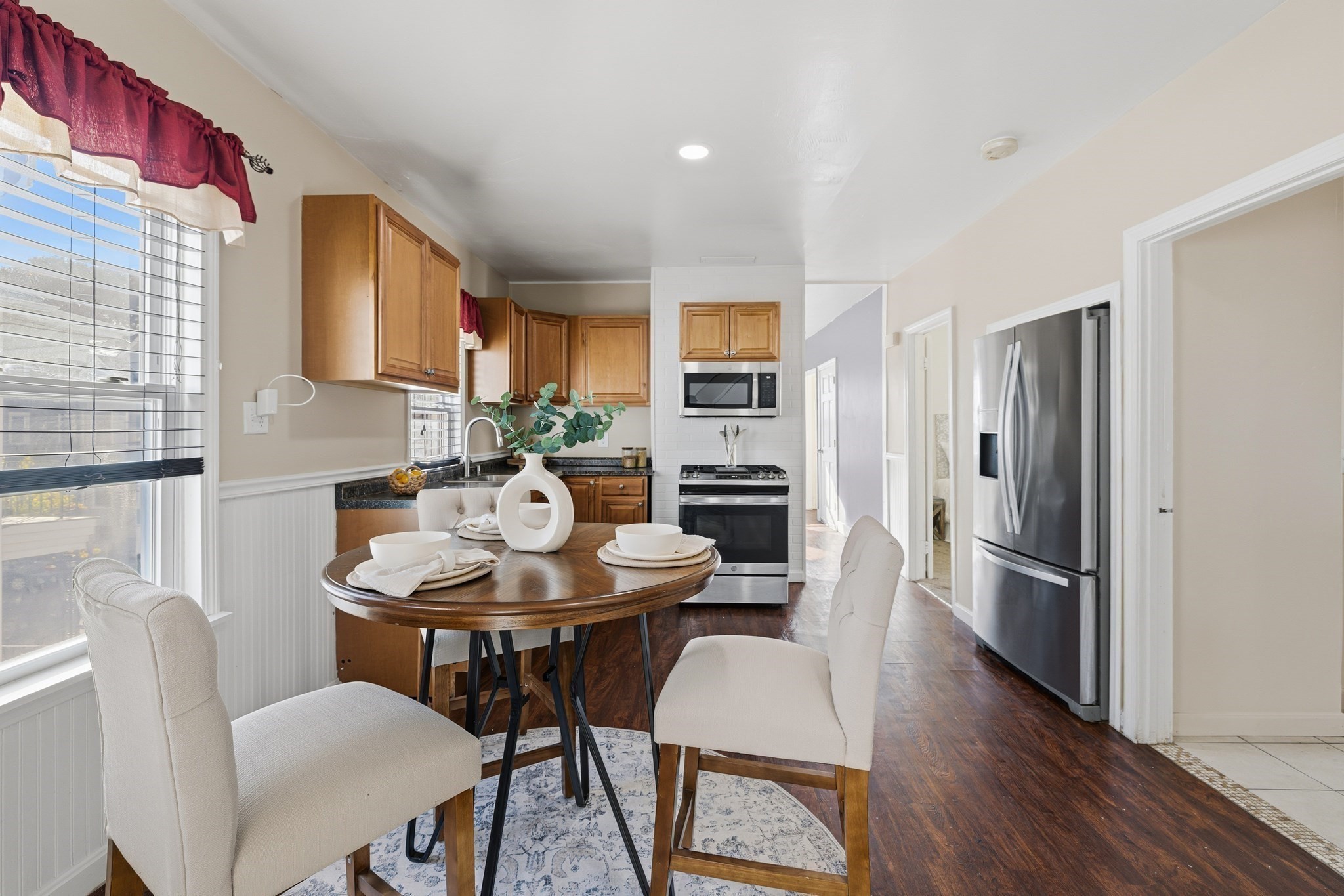 363 Earle St, New Bedford, MA 02746 - Image 4