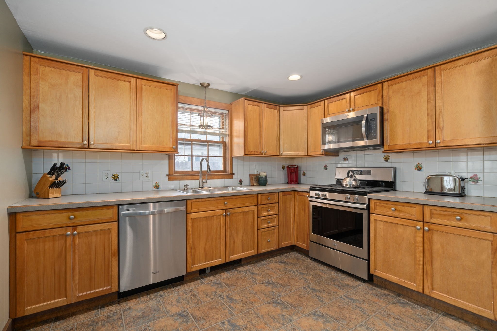 37 Glendale St, Maynard, MA 01754 - Image 12