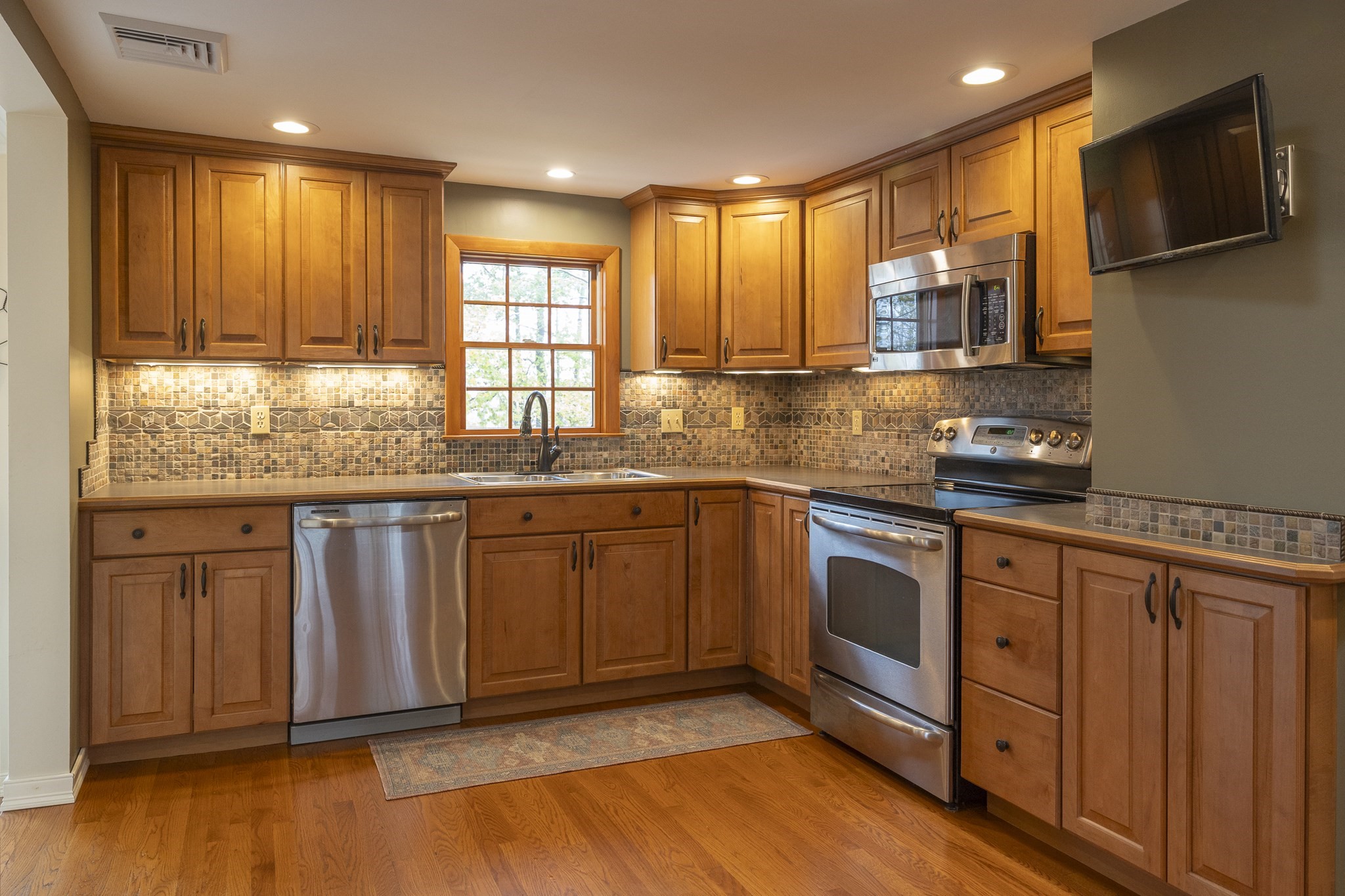 9 Church St, Douglas, MA 01516 - Image 2