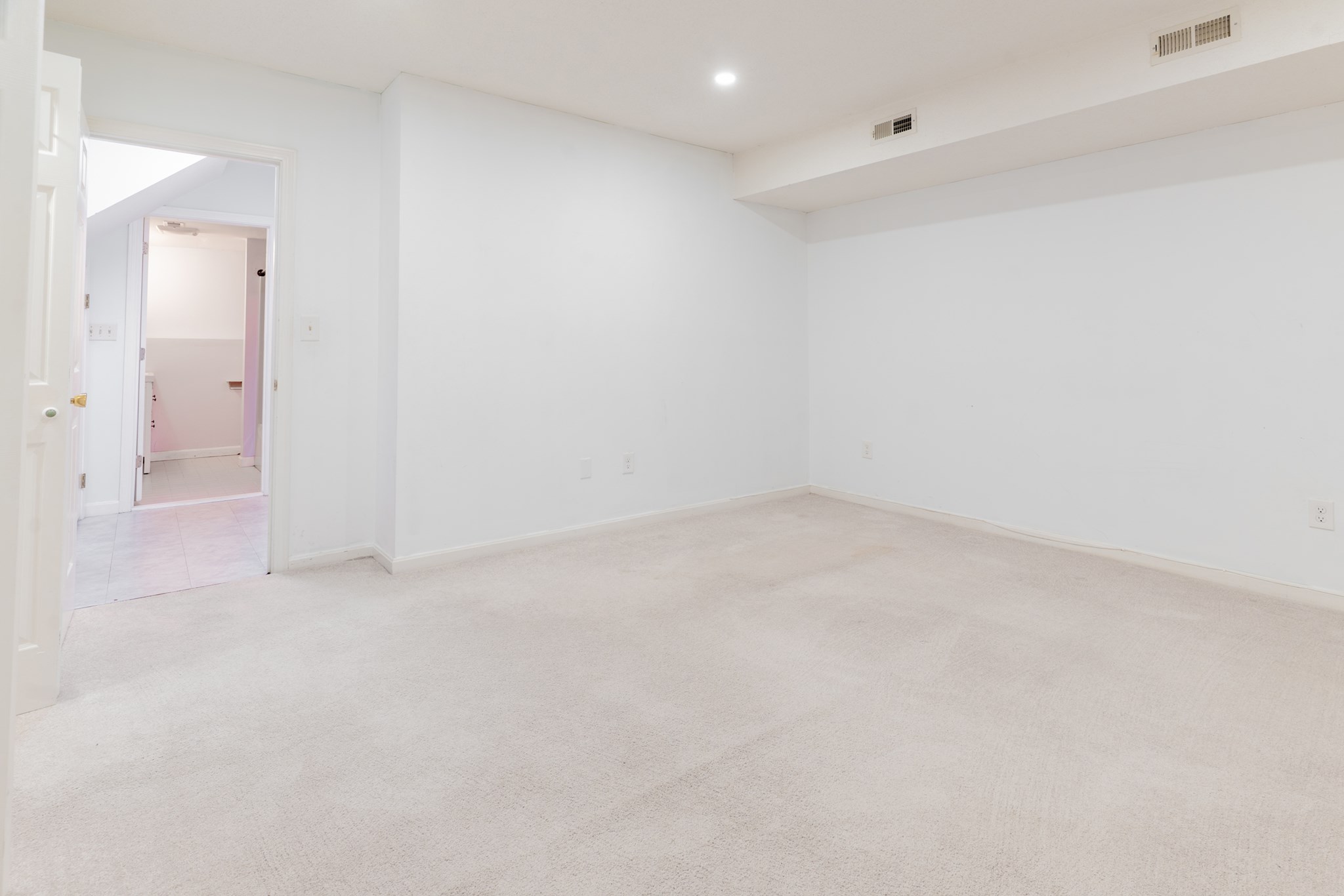 4873 Washington St Unit 1, West Roxbury, Boston, MA 02132 - Image 29