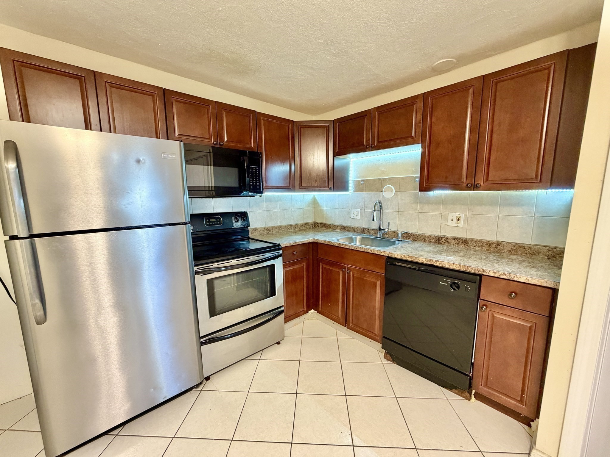 21 Central Ave Unit 10, Everett, MA 02149 - Image 3