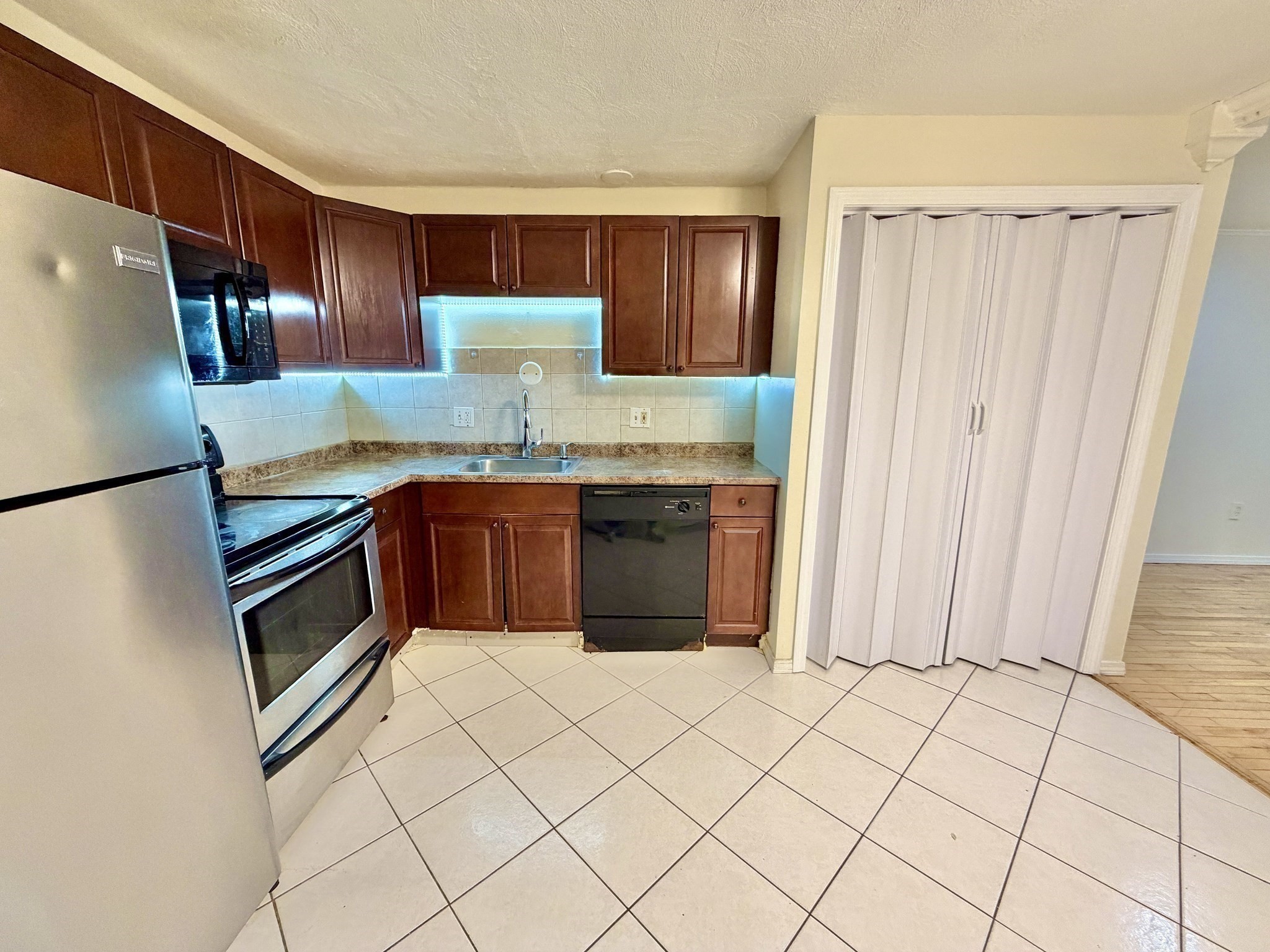 21 Central Ave Unit 10, Everett, MA 02149 - Image 4