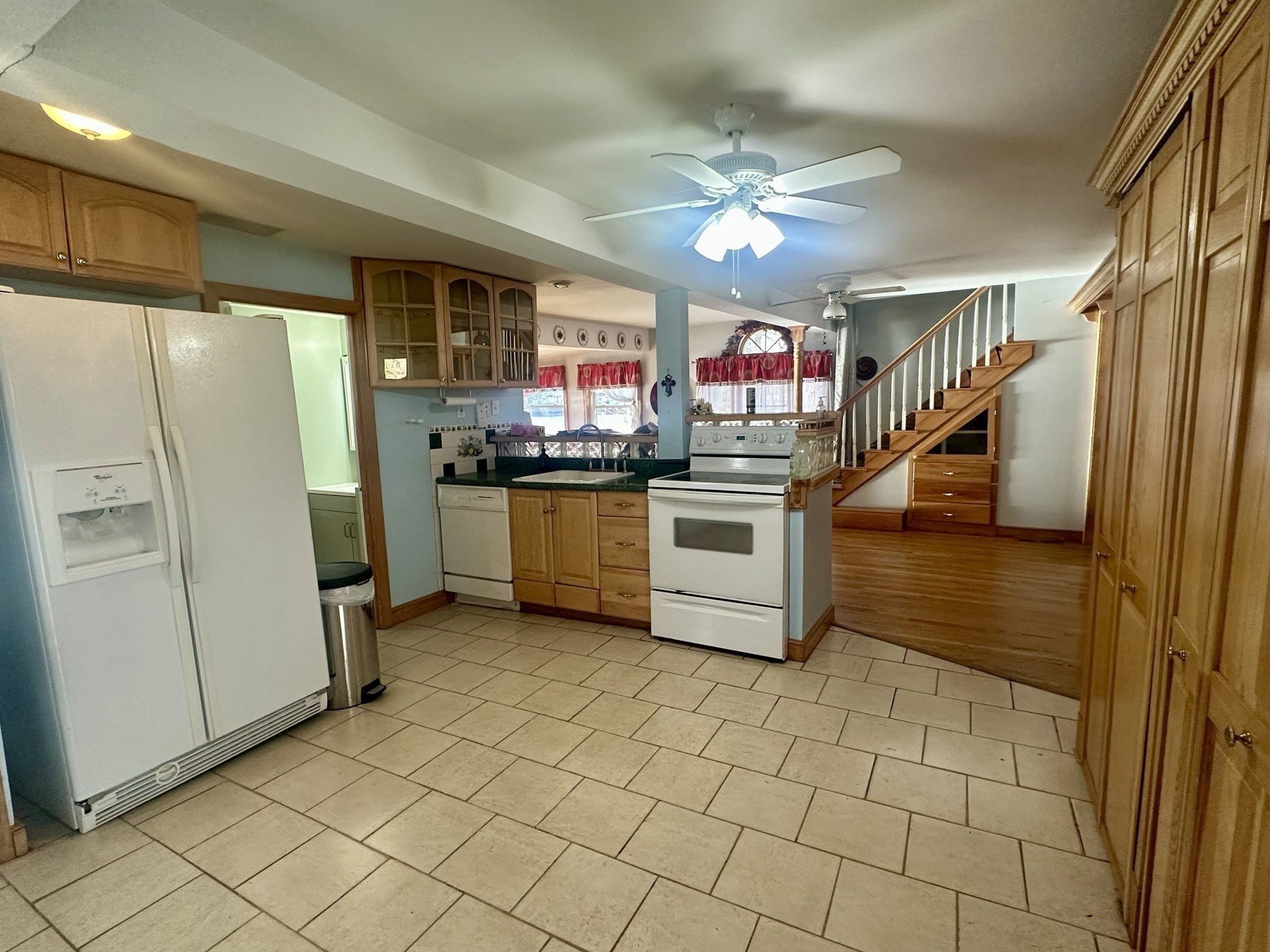86 Lakeview Ave, Taunton, MA 02780 - Image 3