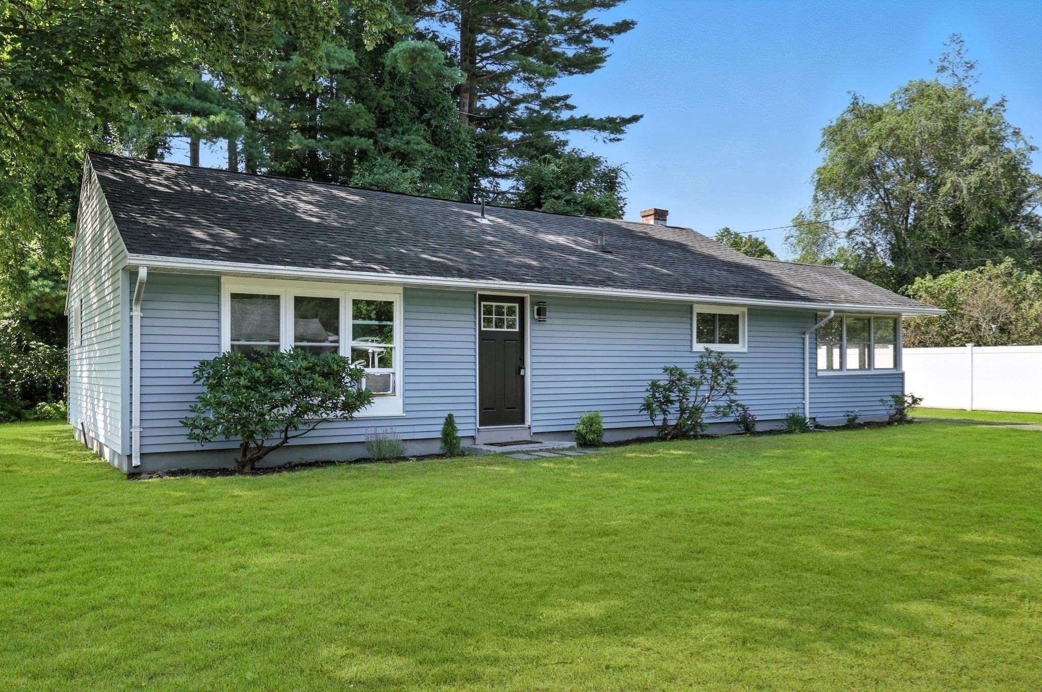 17 Pebble Mill Rd, Springfield, MA 01118 - Image 2